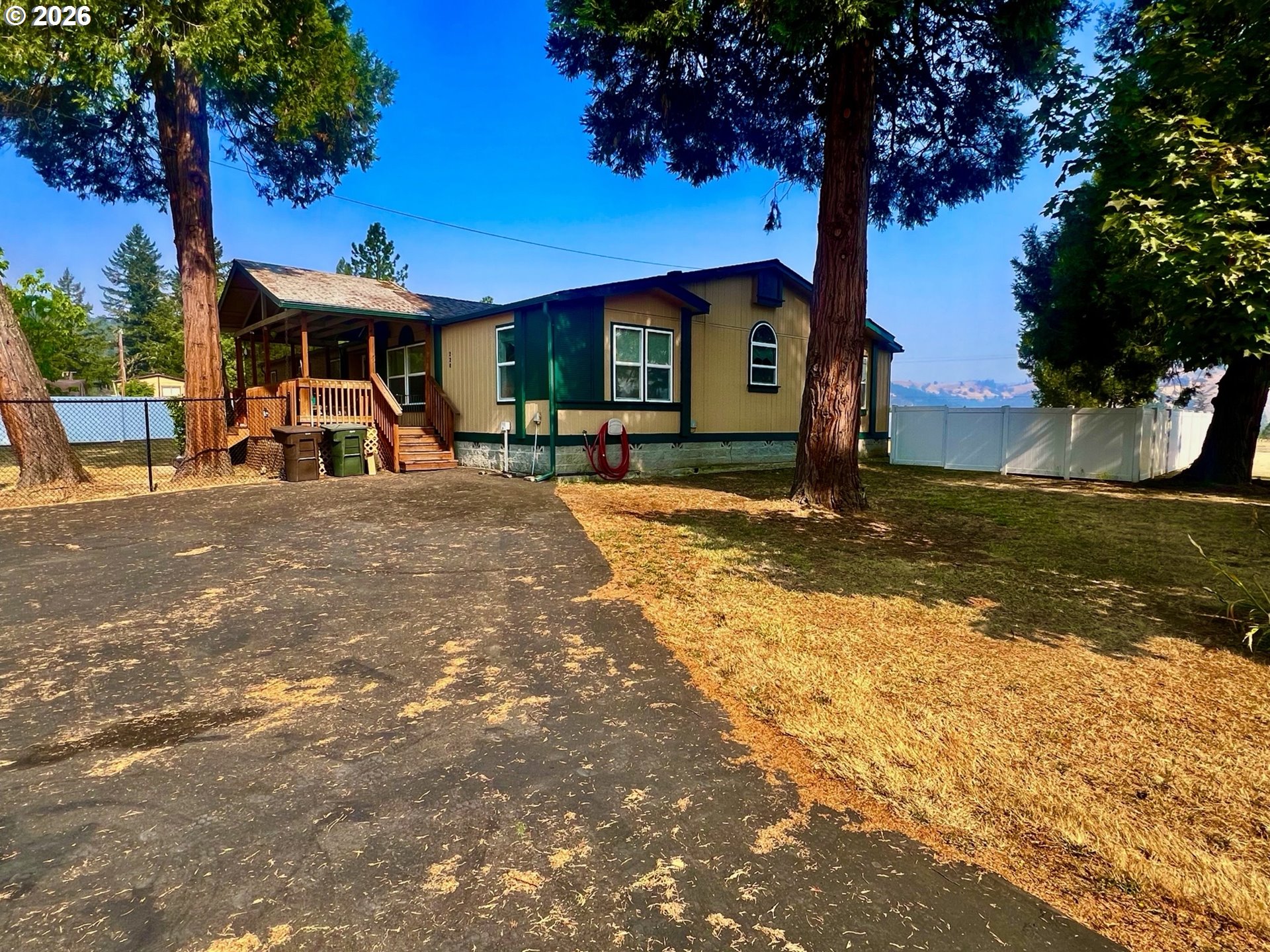 220 Wild River Dr — photo