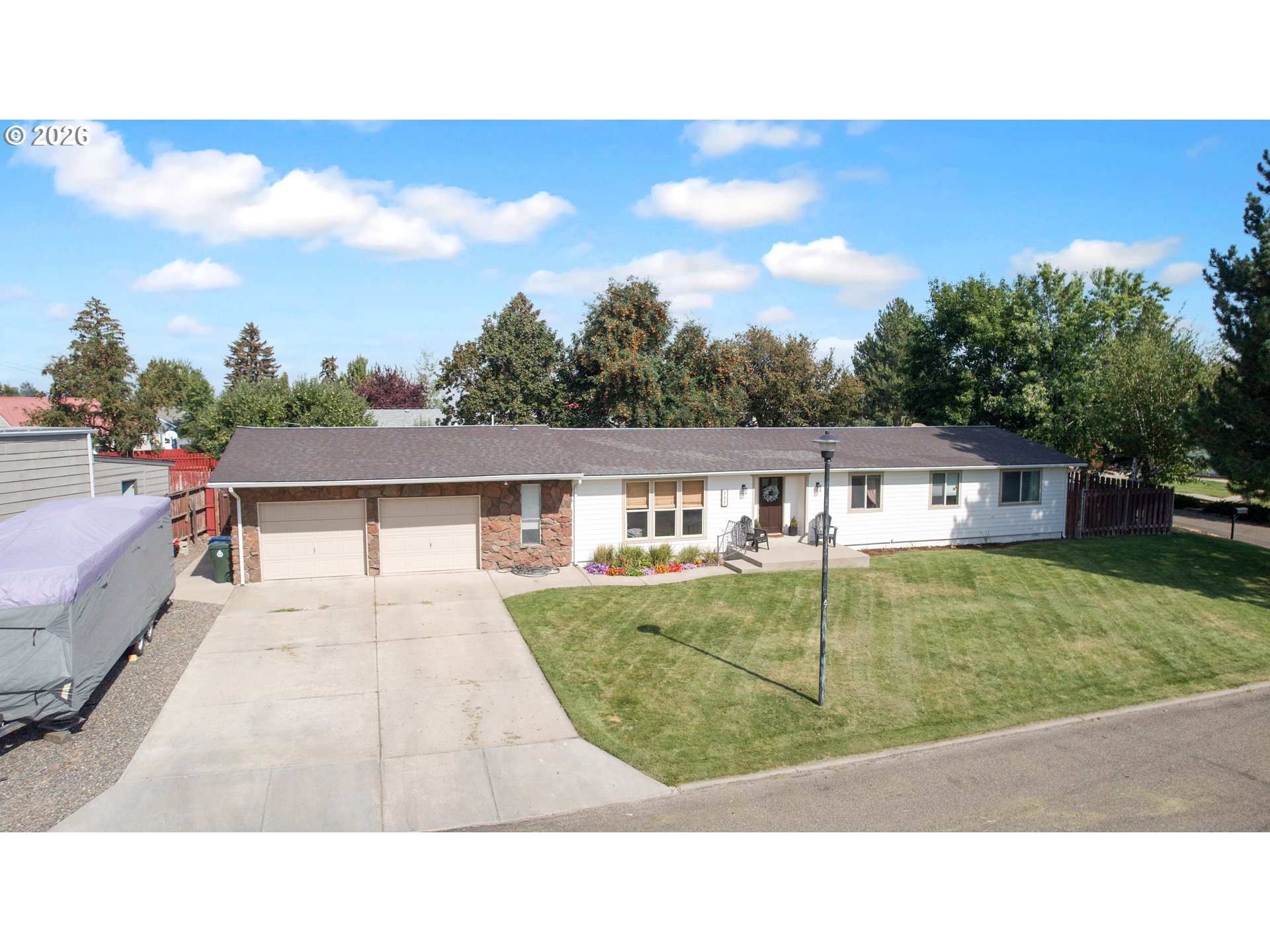 111 Hillcrest Dr — photo