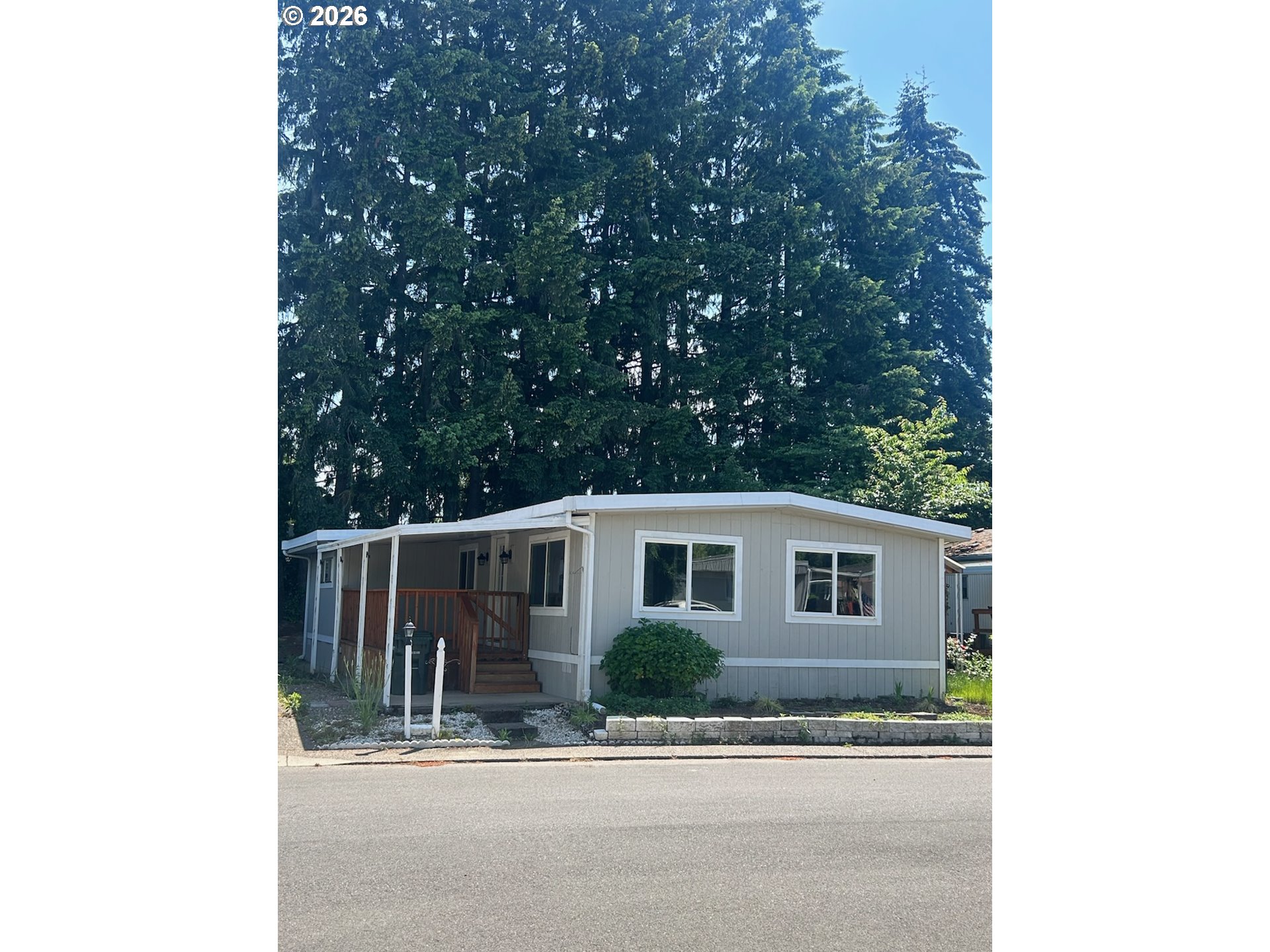 570 N 10th Ave #25 — photo