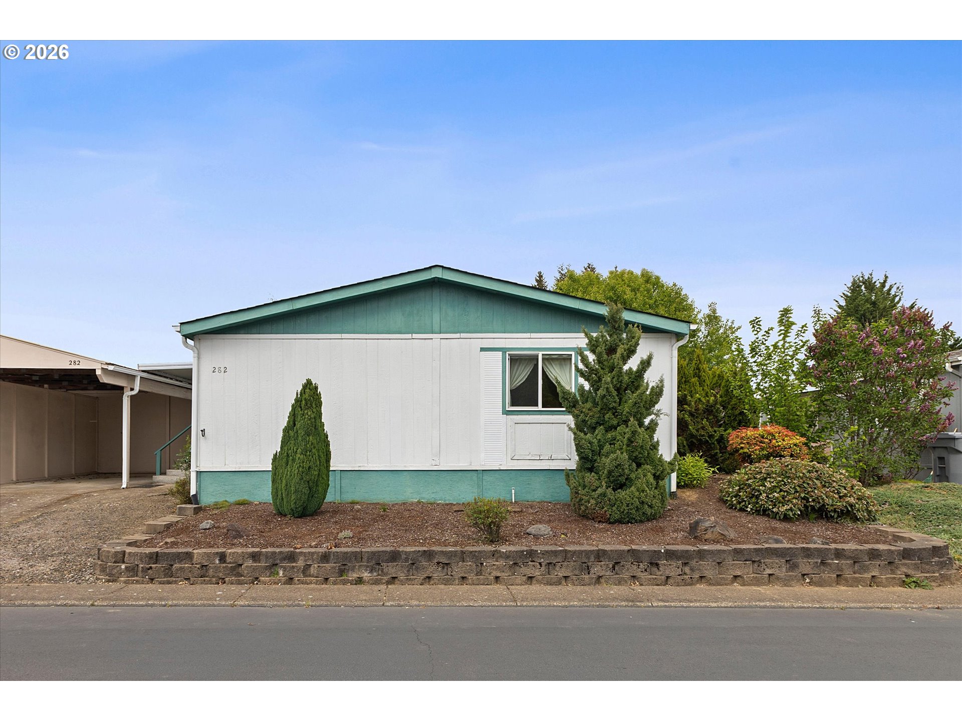300 SE Lacreole Dr — photo