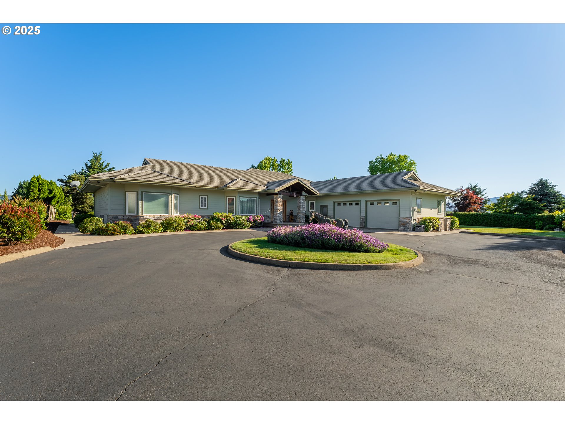 245 Fairway Village Ln — photo