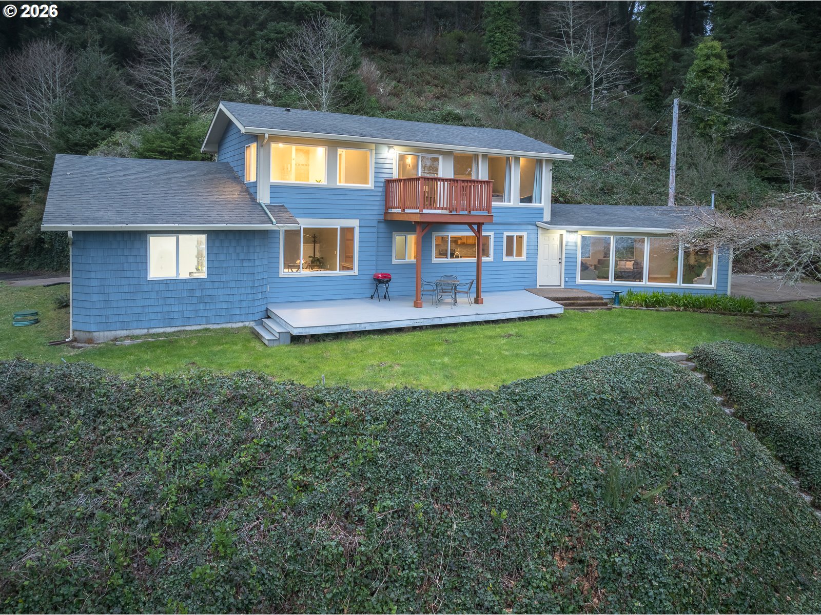 3823 Yaquina Bay Rd — photo