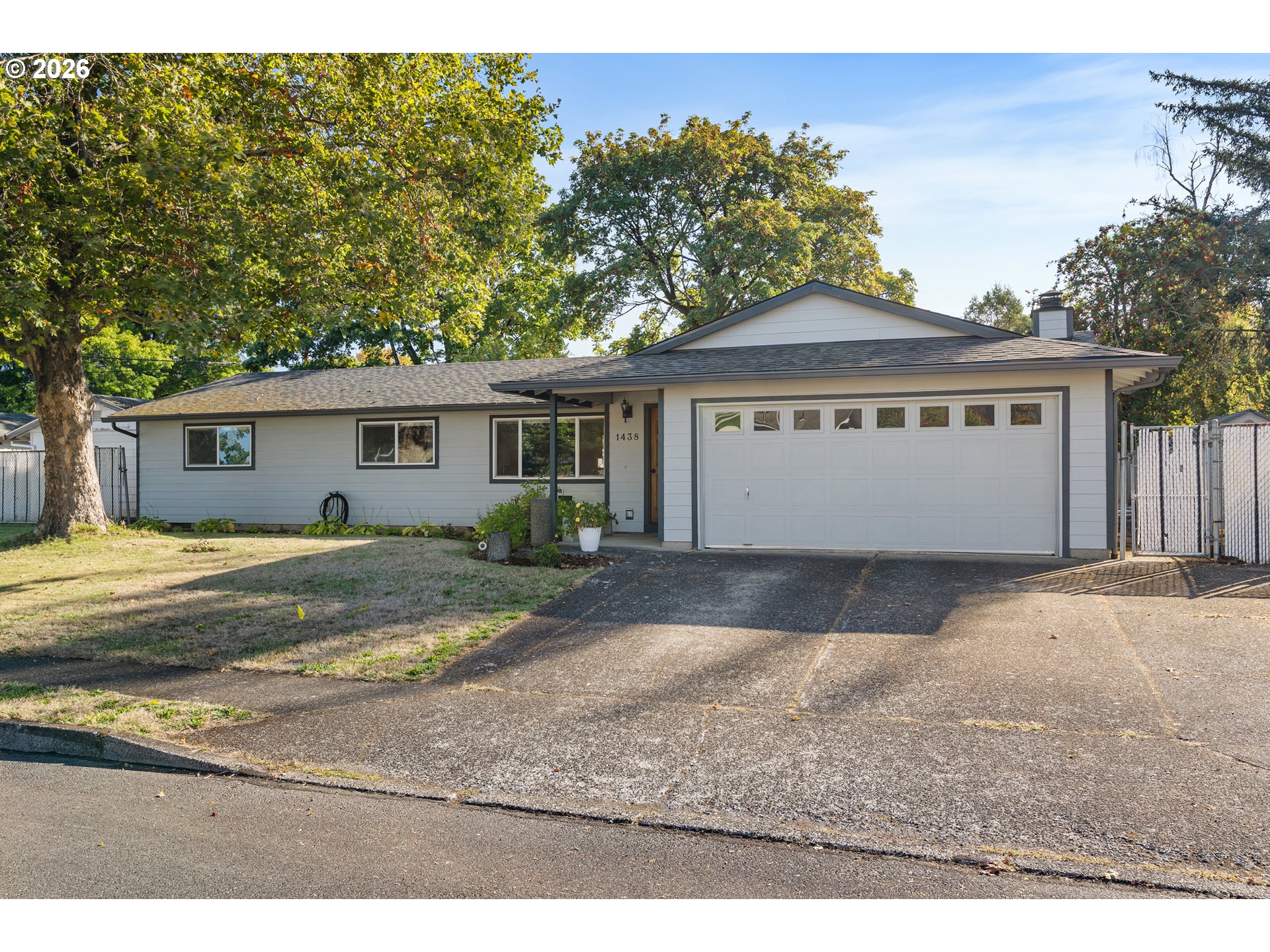 1438 SE Cochran Dr, Gresham, OR 97080 — photo 2