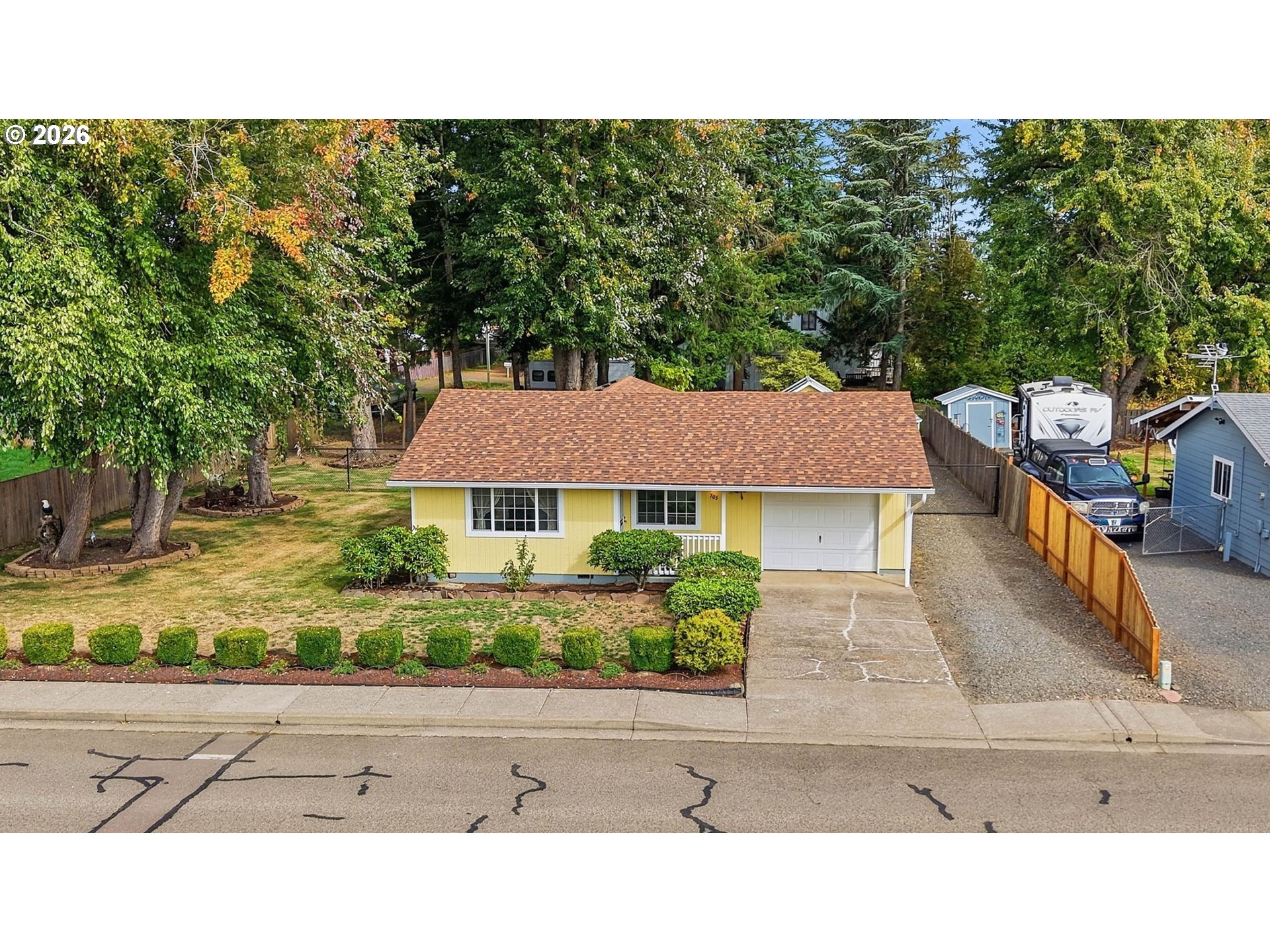 703 E 5th St, Molalla, OR 97038 — photo 2