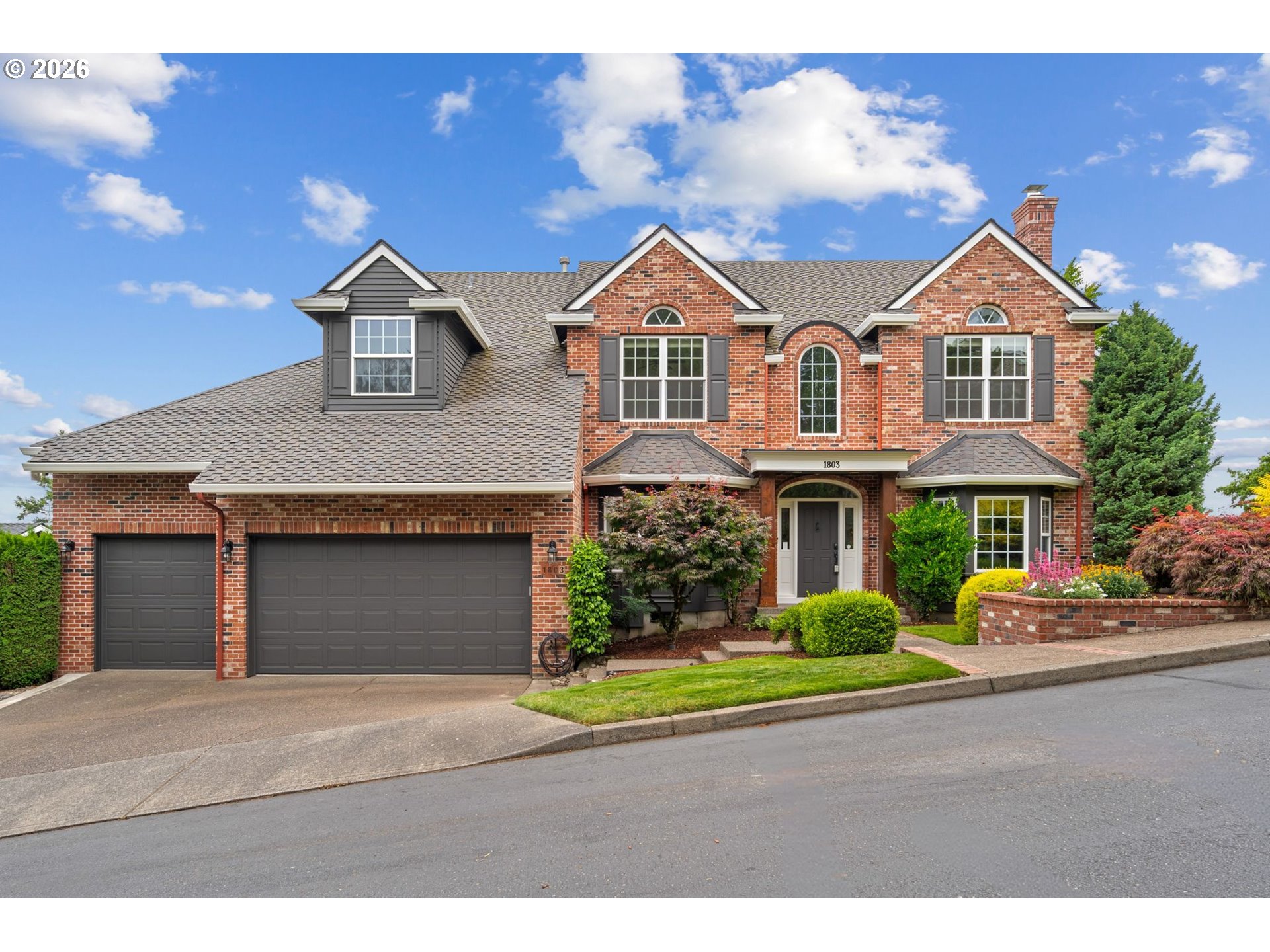 1803 NW Cedar Ridge Dr — photo