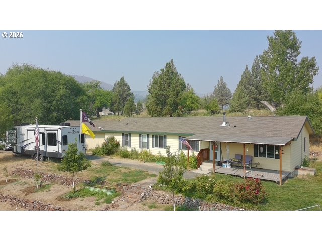250 Schoolhouse Dr — photo