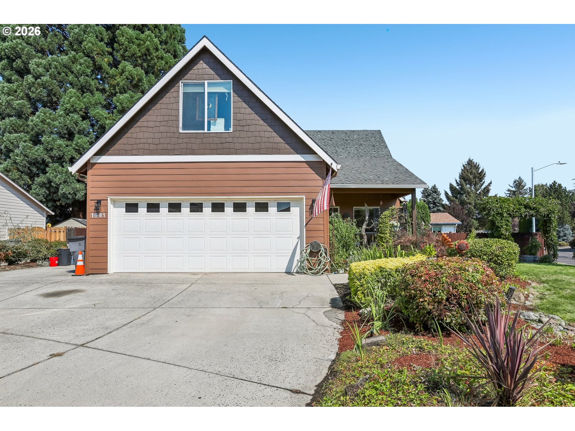 1641 NW Jeffrey Ct — photo