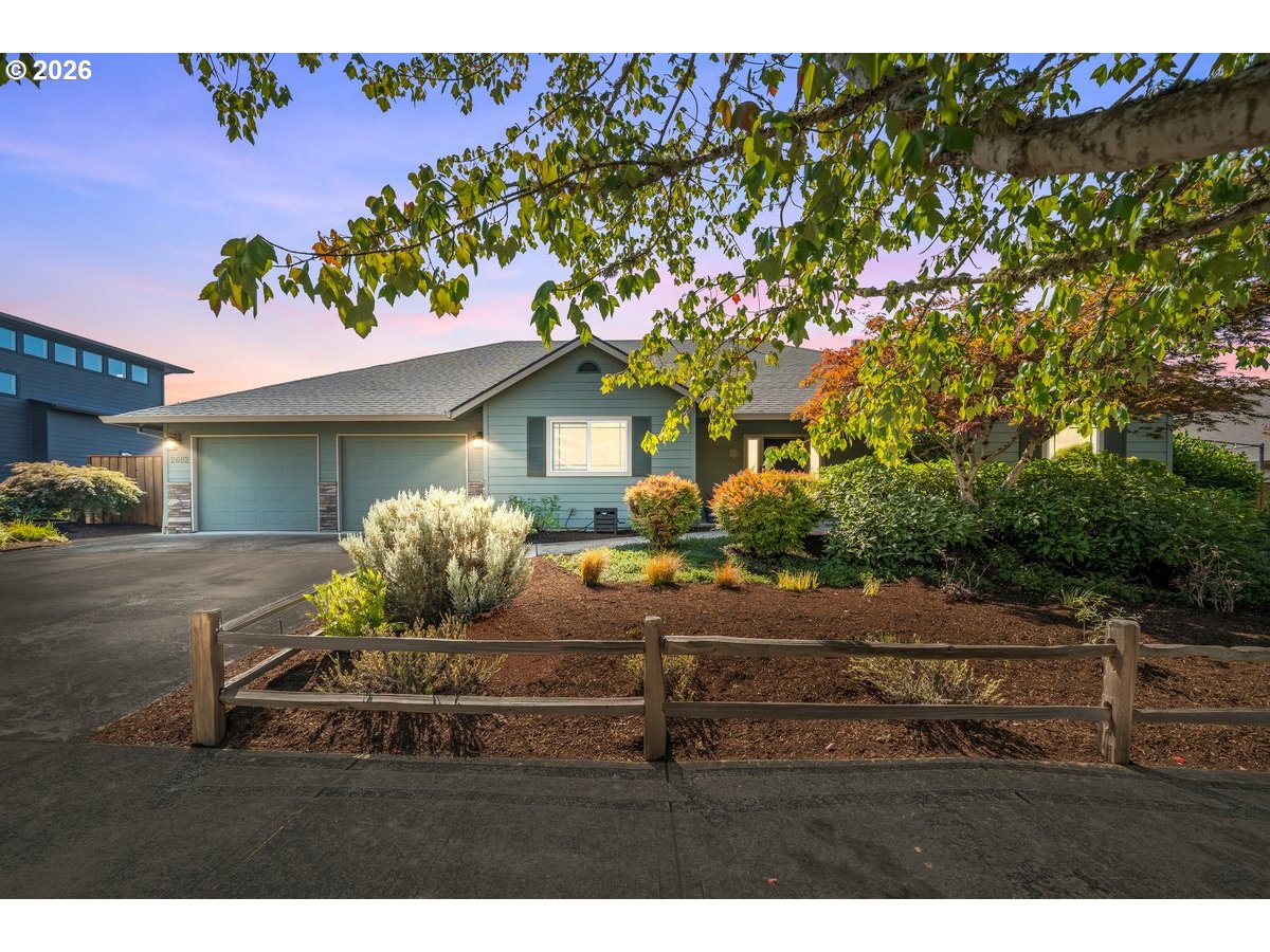 2662 NW Mt Ashland Dr — photo