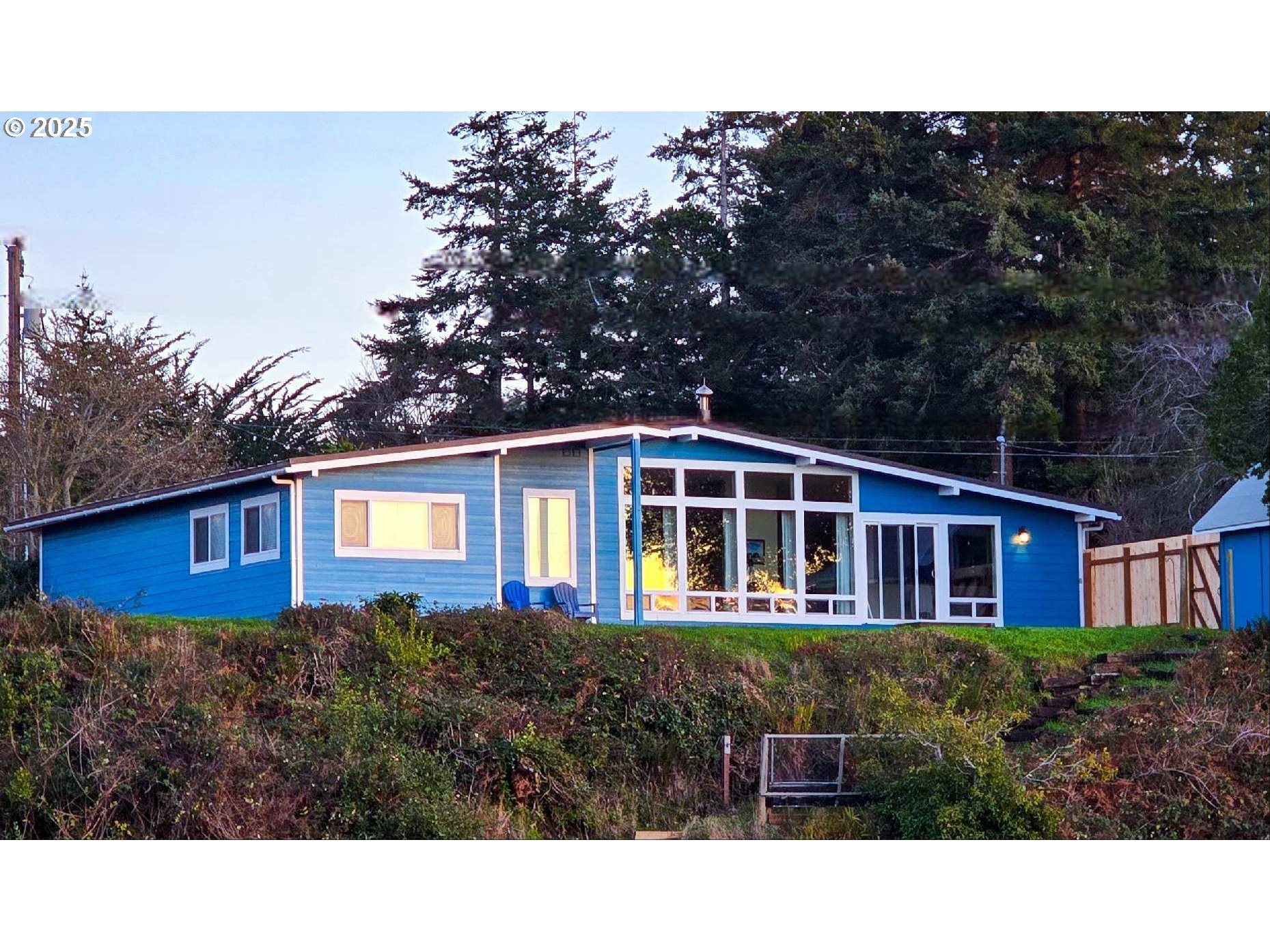 654 Madrona Ave — photo