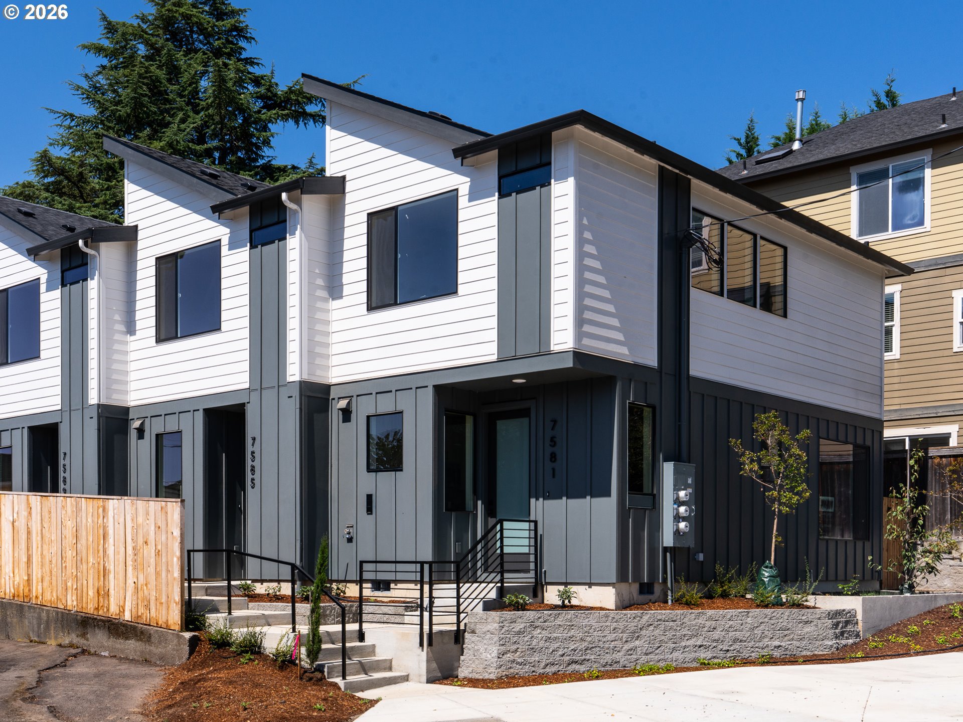 7585 SW Capitol Hwy — photo