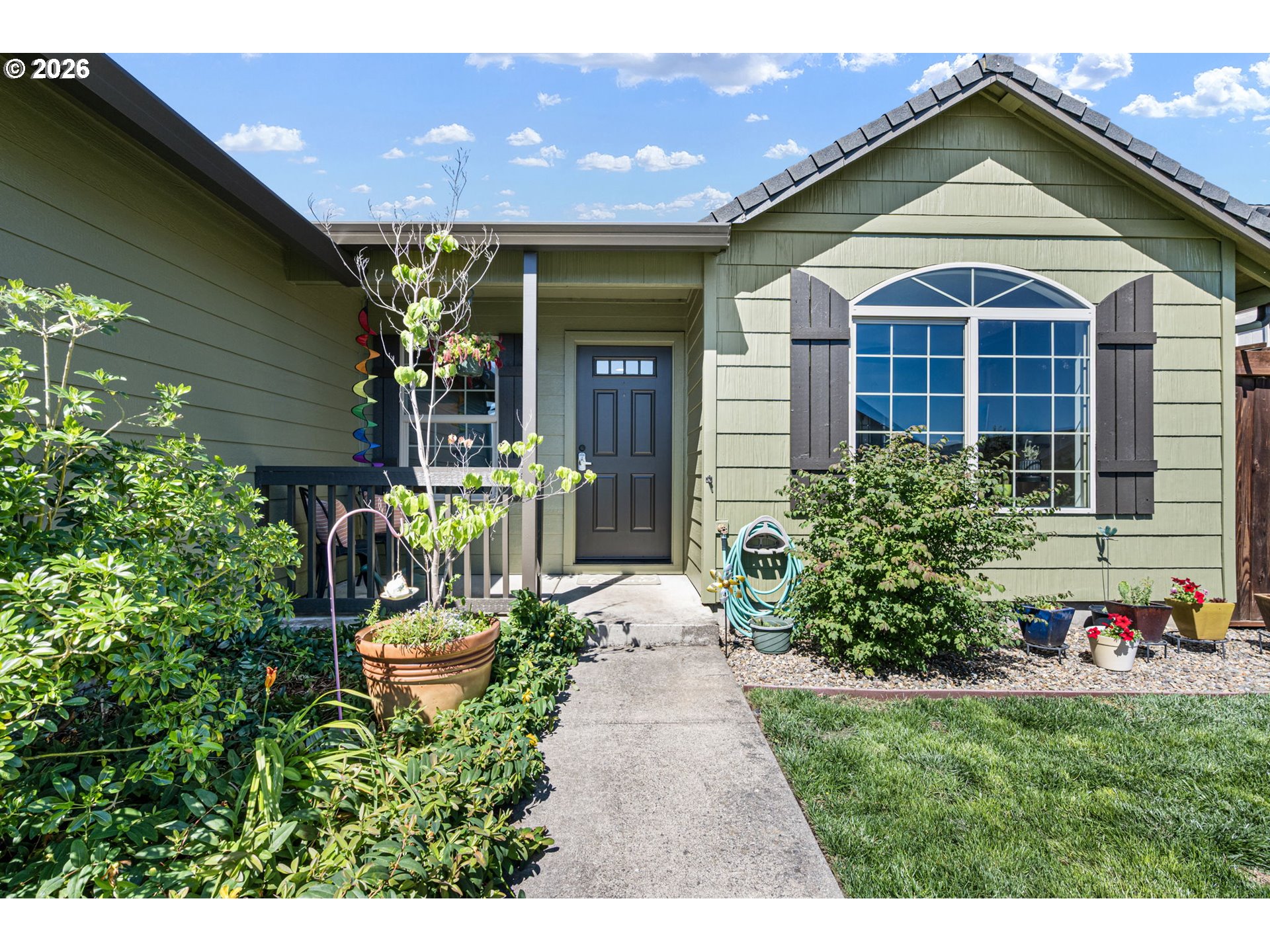1373 Creswood Dr — photo