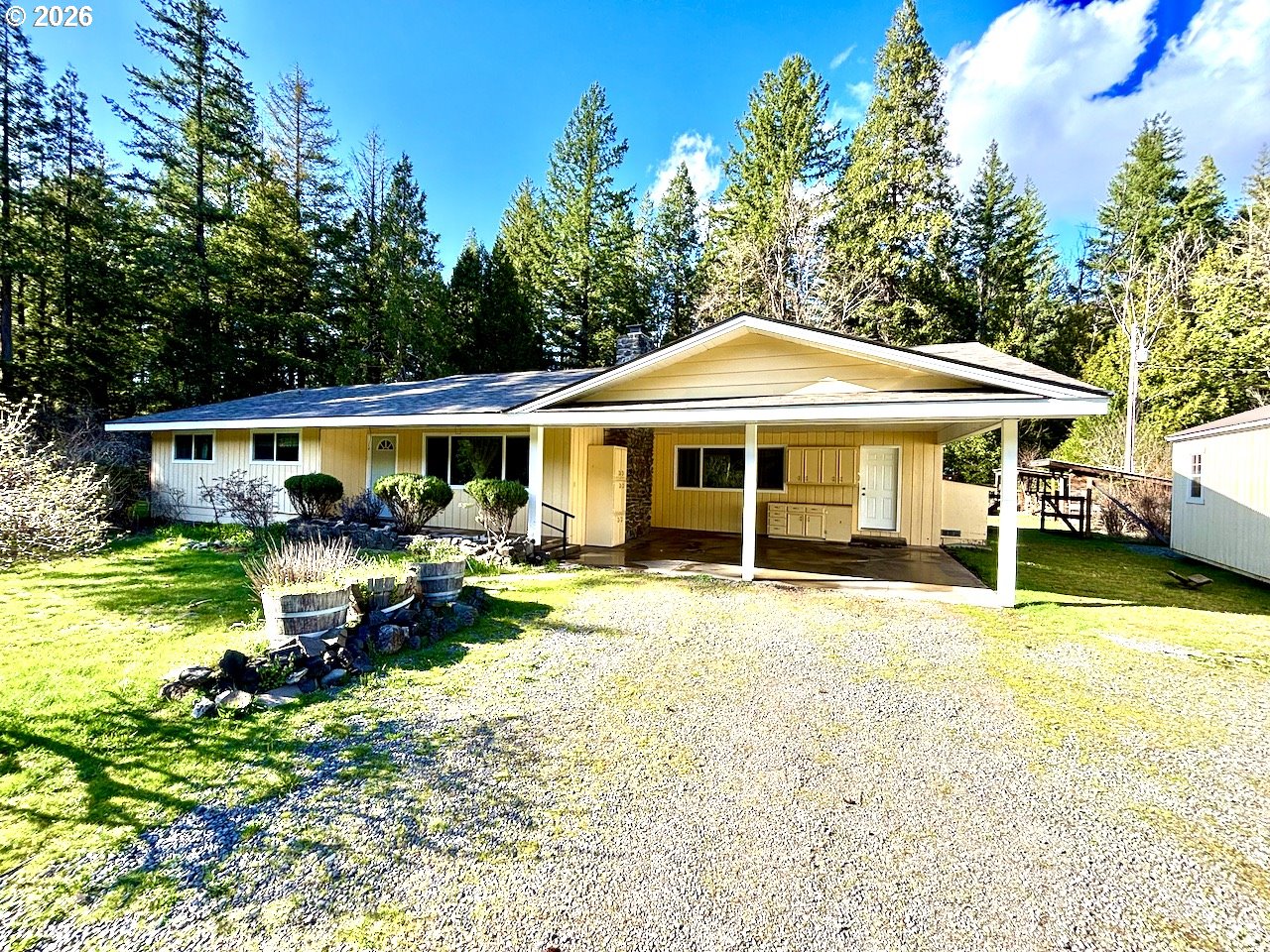 55433 McKenzie Hwy — photo
