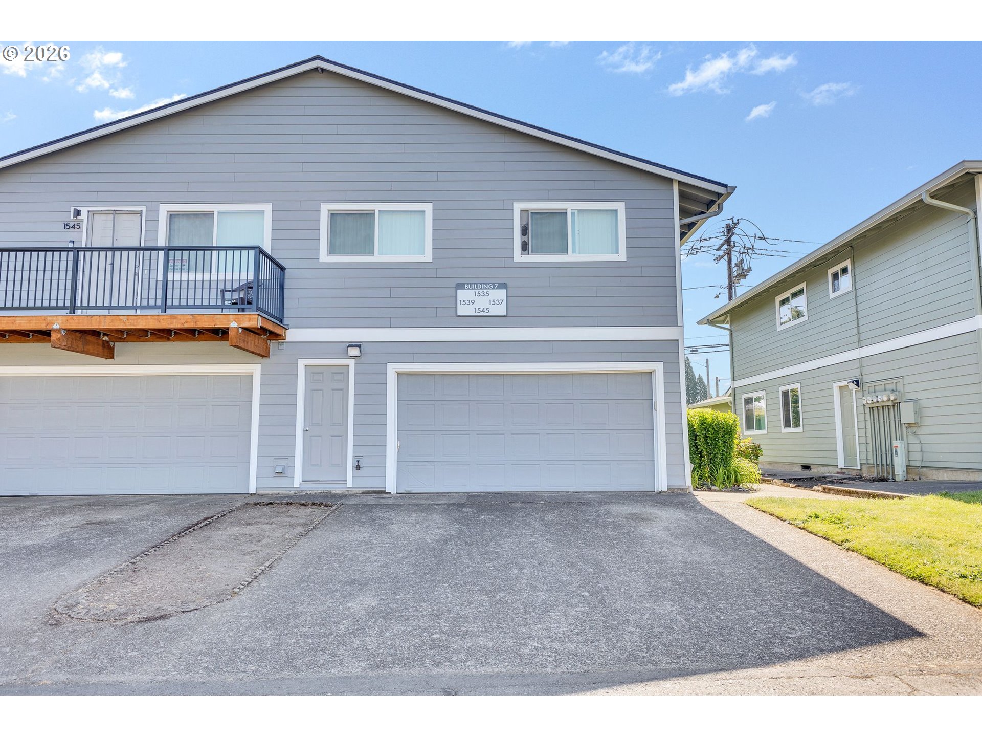 1537 NE Kane Dr — photo