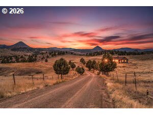 19369 E Highway 26, Mitchell, OR 97750 — photo 2