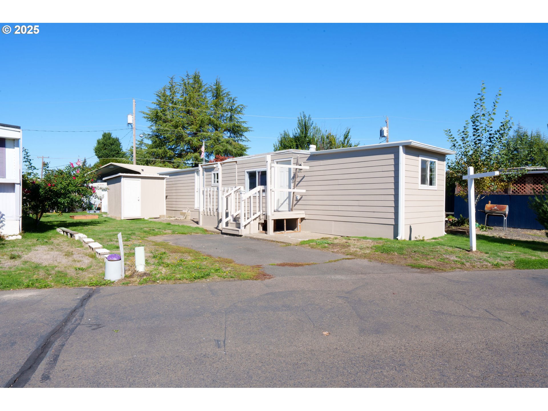 2400 SE Stratus Ave 33 — photo
