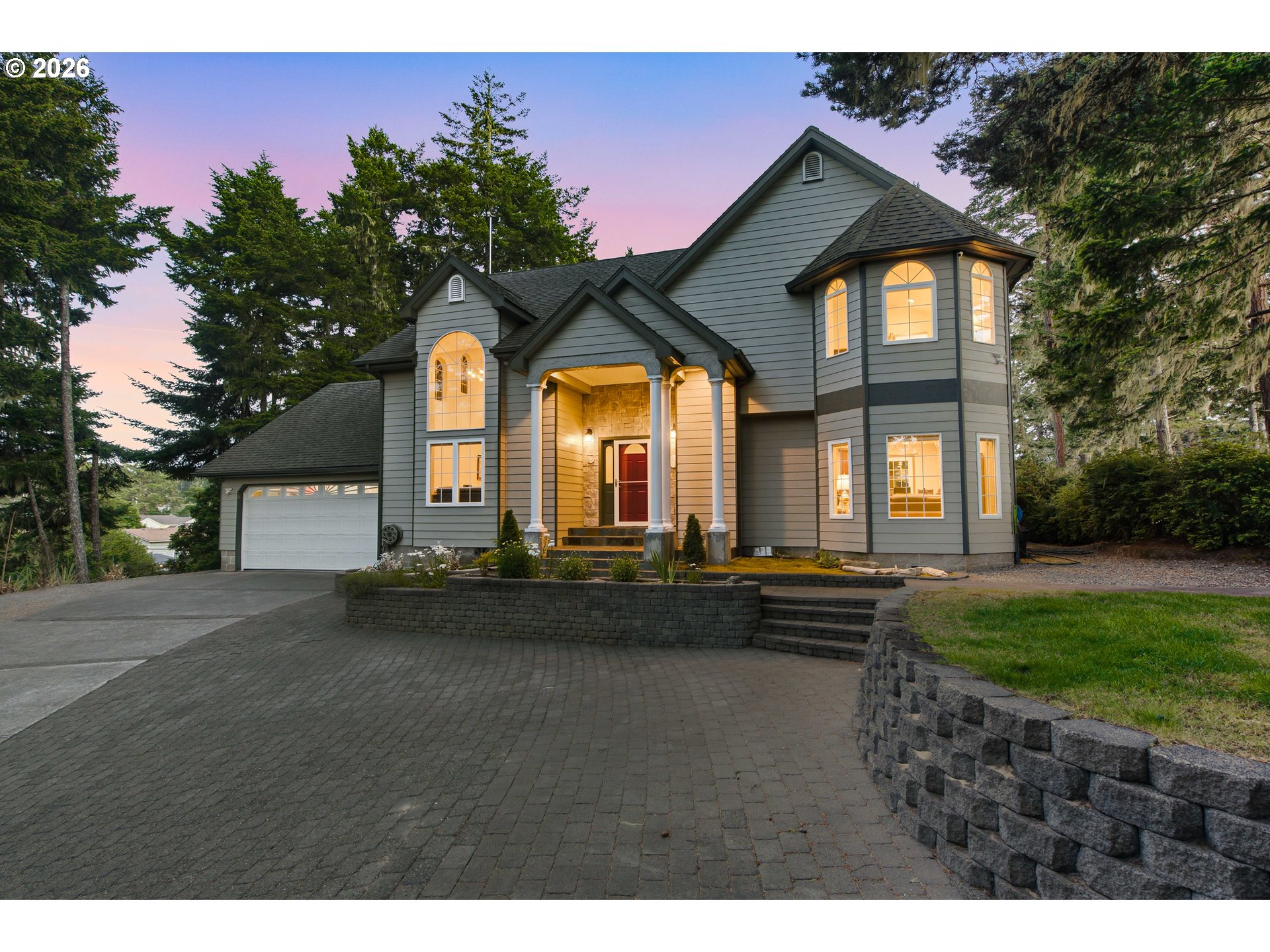 930 Lake Ct — photo