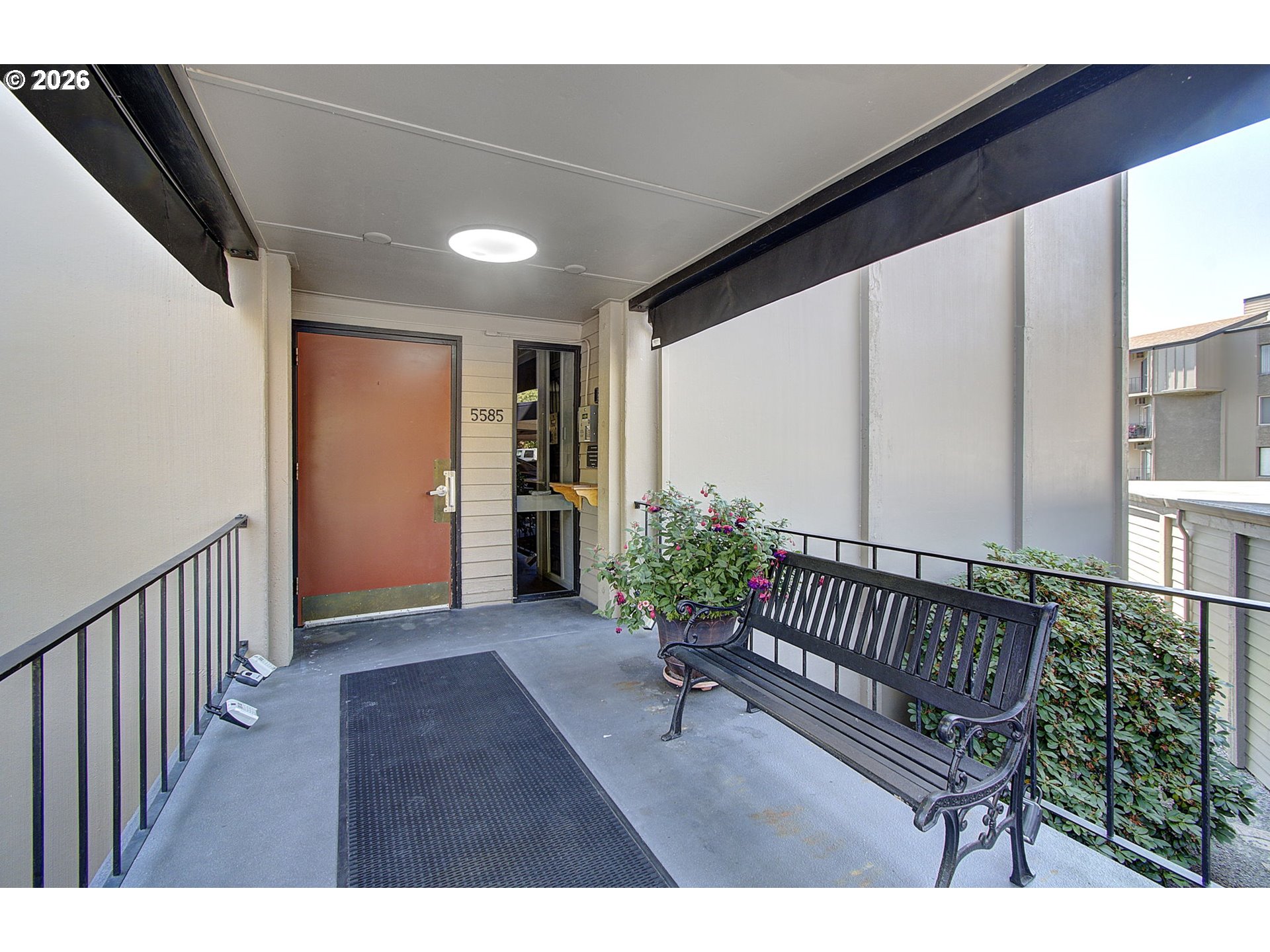 5585 E Evergreen Blvd 5206 — photo