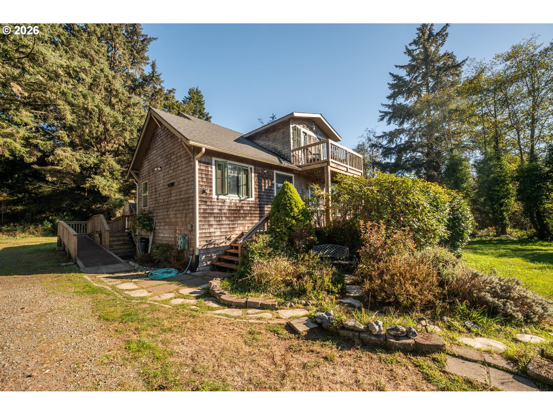 1218 Riverside Dr — photo