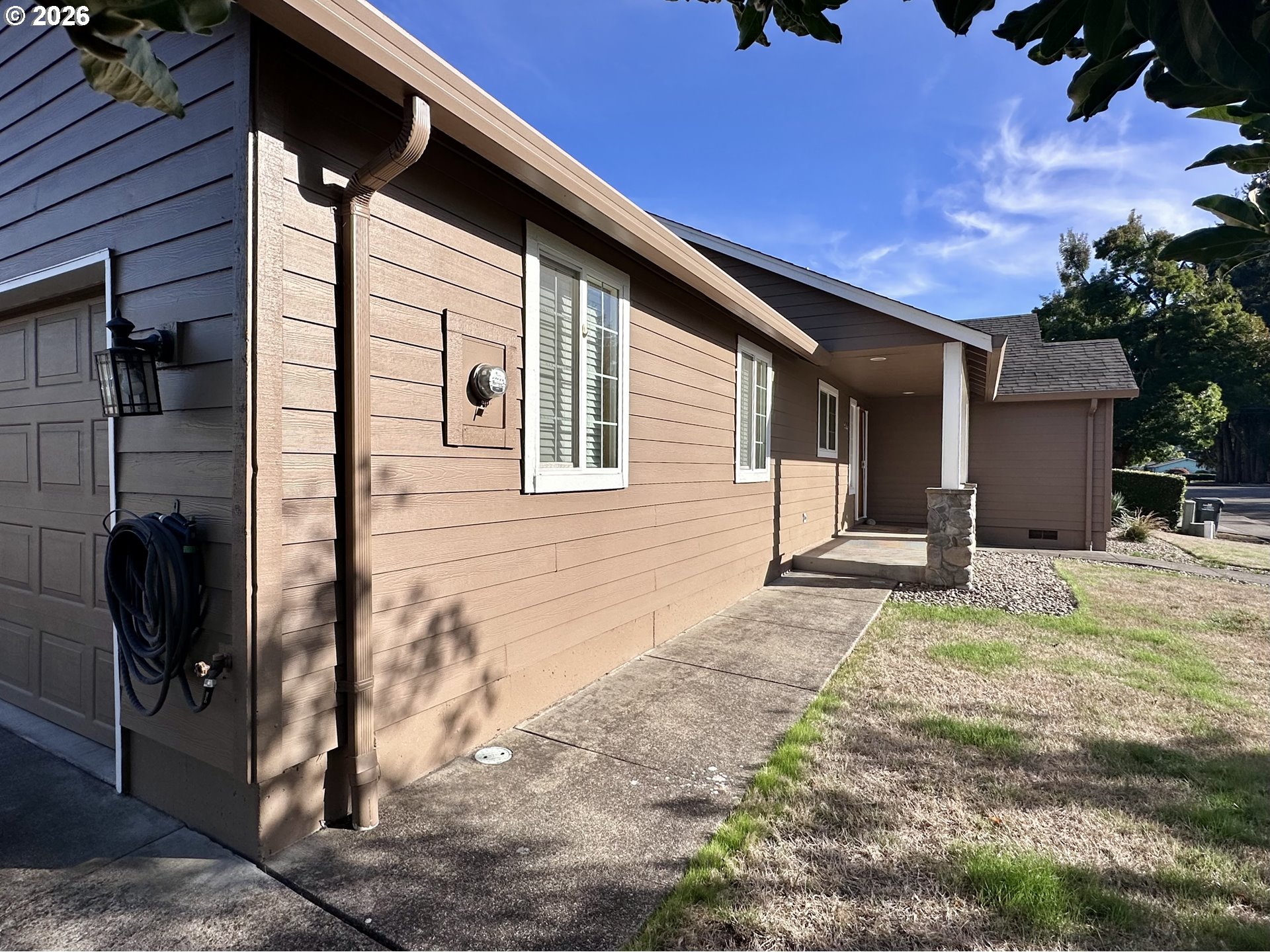 963 Hazelnut Ln, Springfield, OR 97478 — photo 3