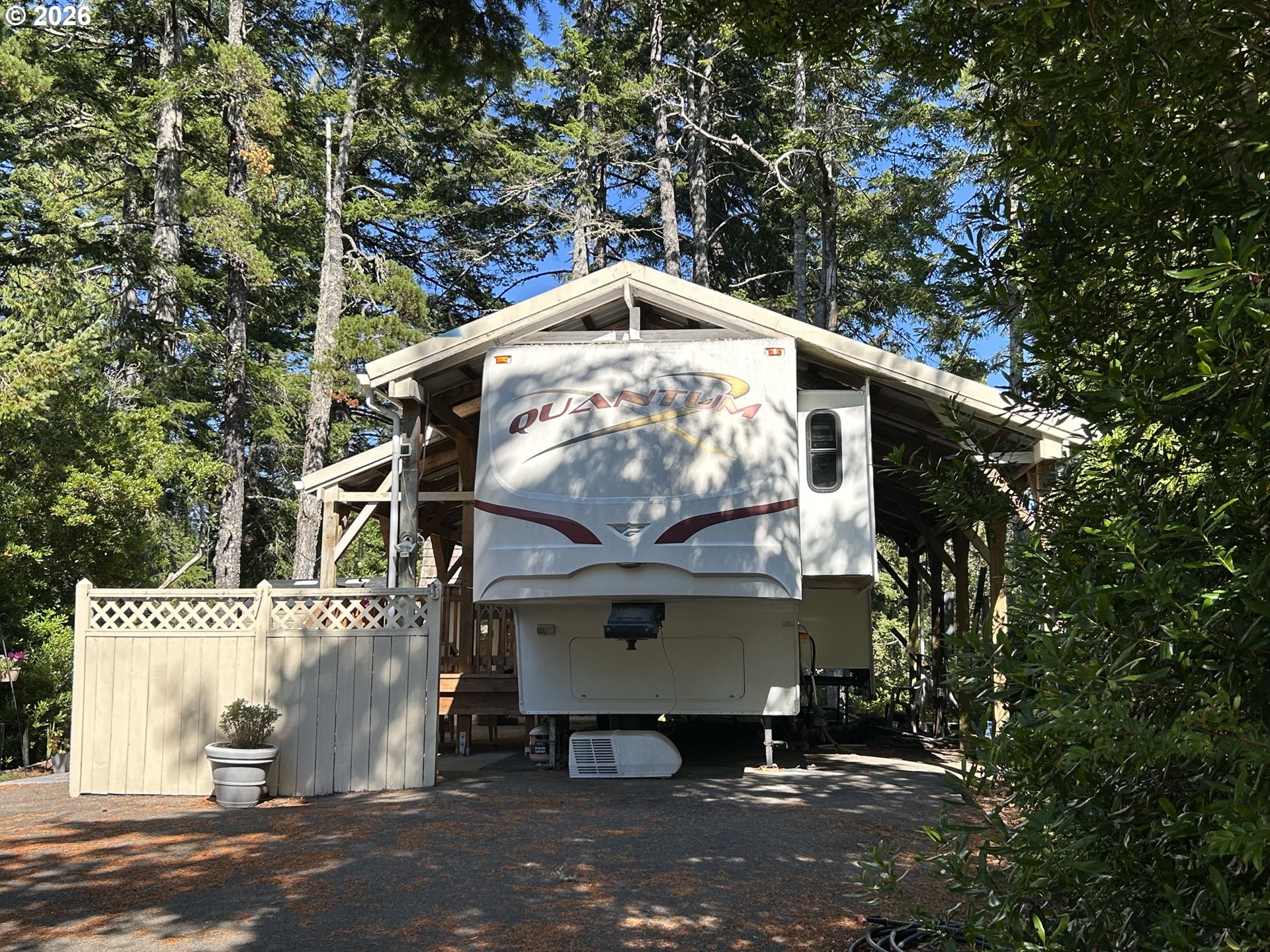 141 Outer Dr — photo
