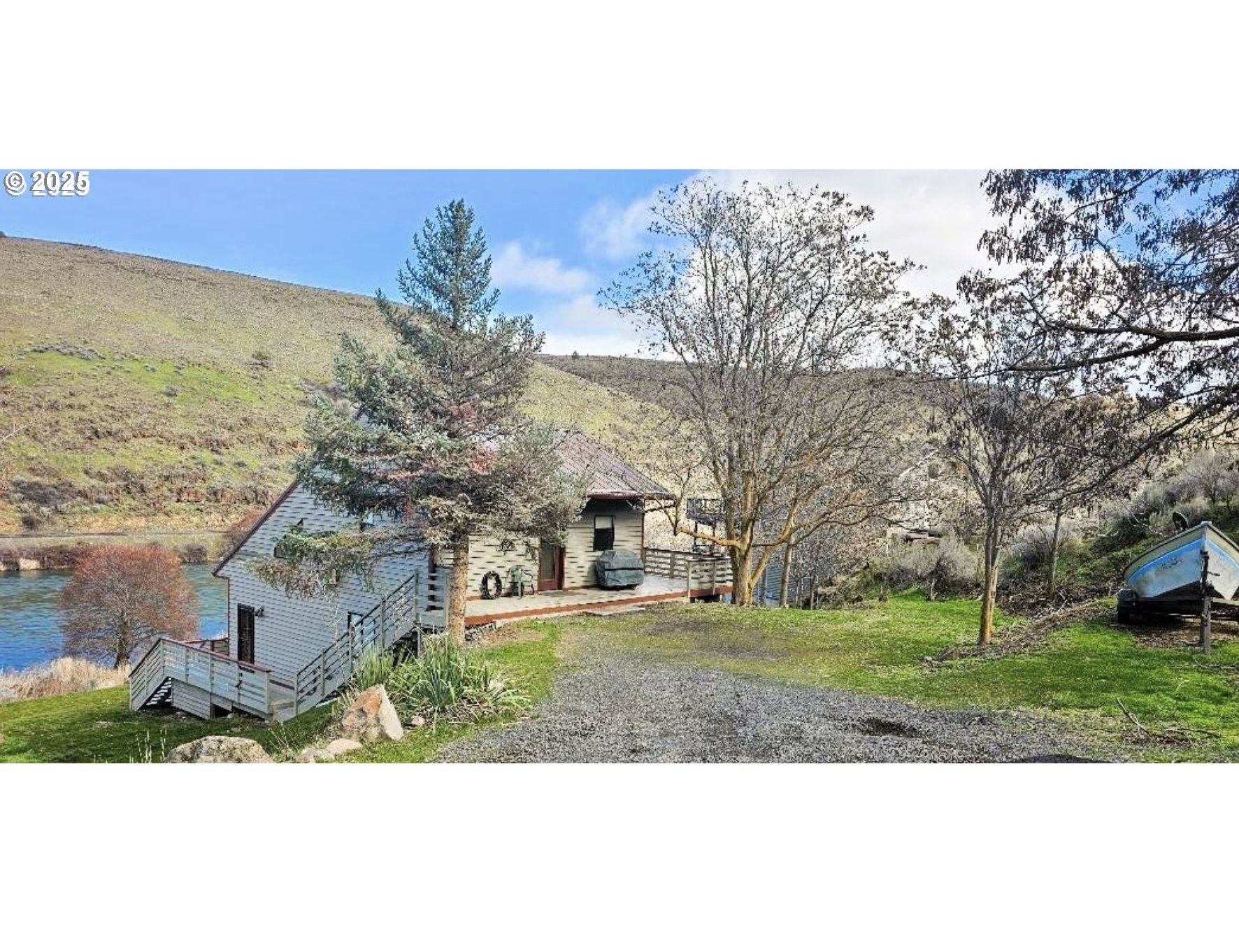 804 Riverside St, Maupin, OR 97037 — photo 3