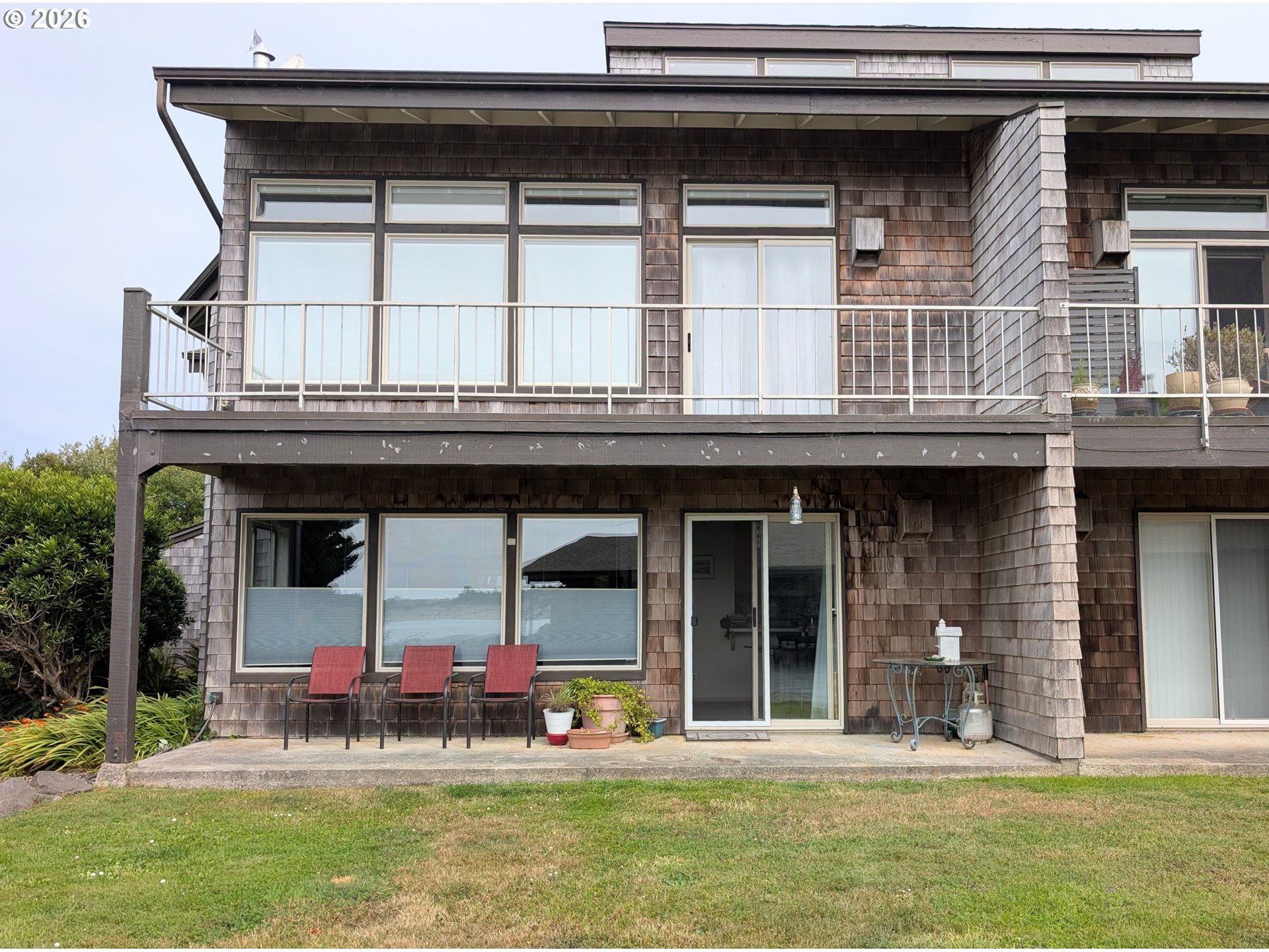 1070 Bay St 22 — photo