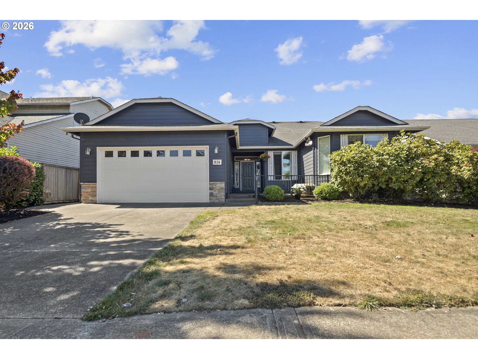 874 Meadow Dr — photo