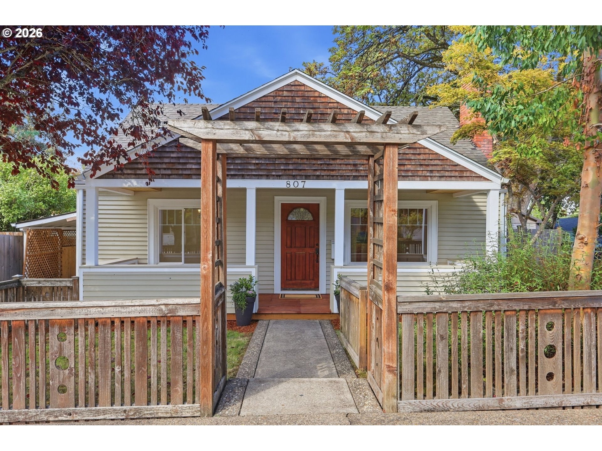 807 W 19th Ave — photo