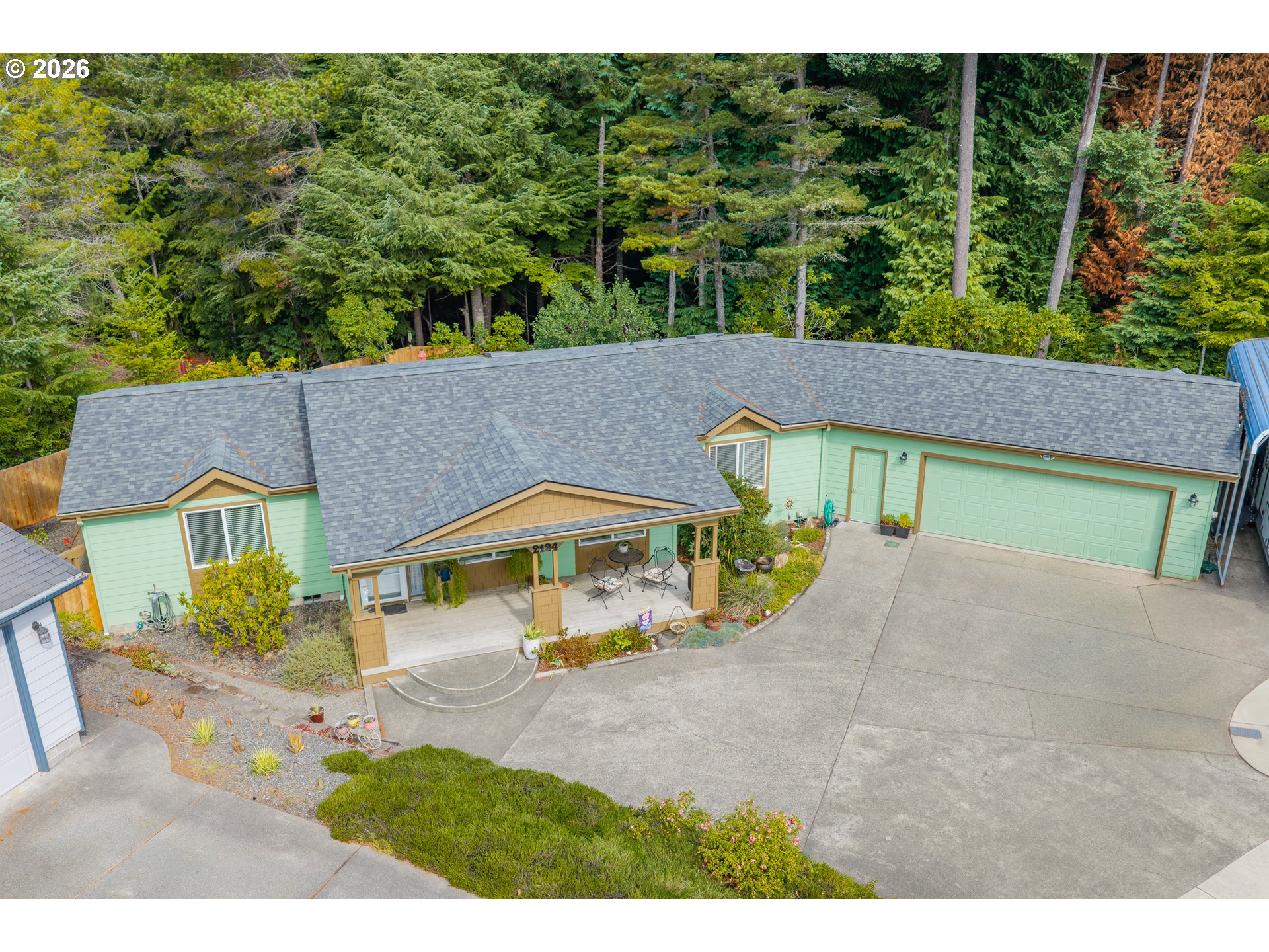 2134 Lynne Dr — photo