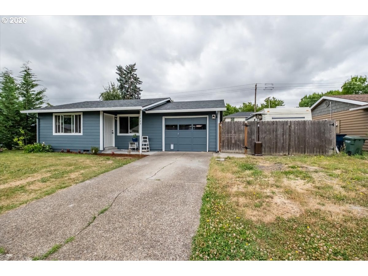 1023 Josephine St E — photo