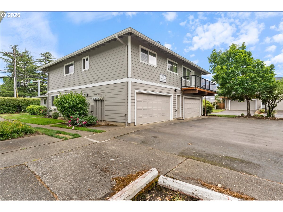 1649 NE Kane Dr, Gresham, OR 97030 — photo 2