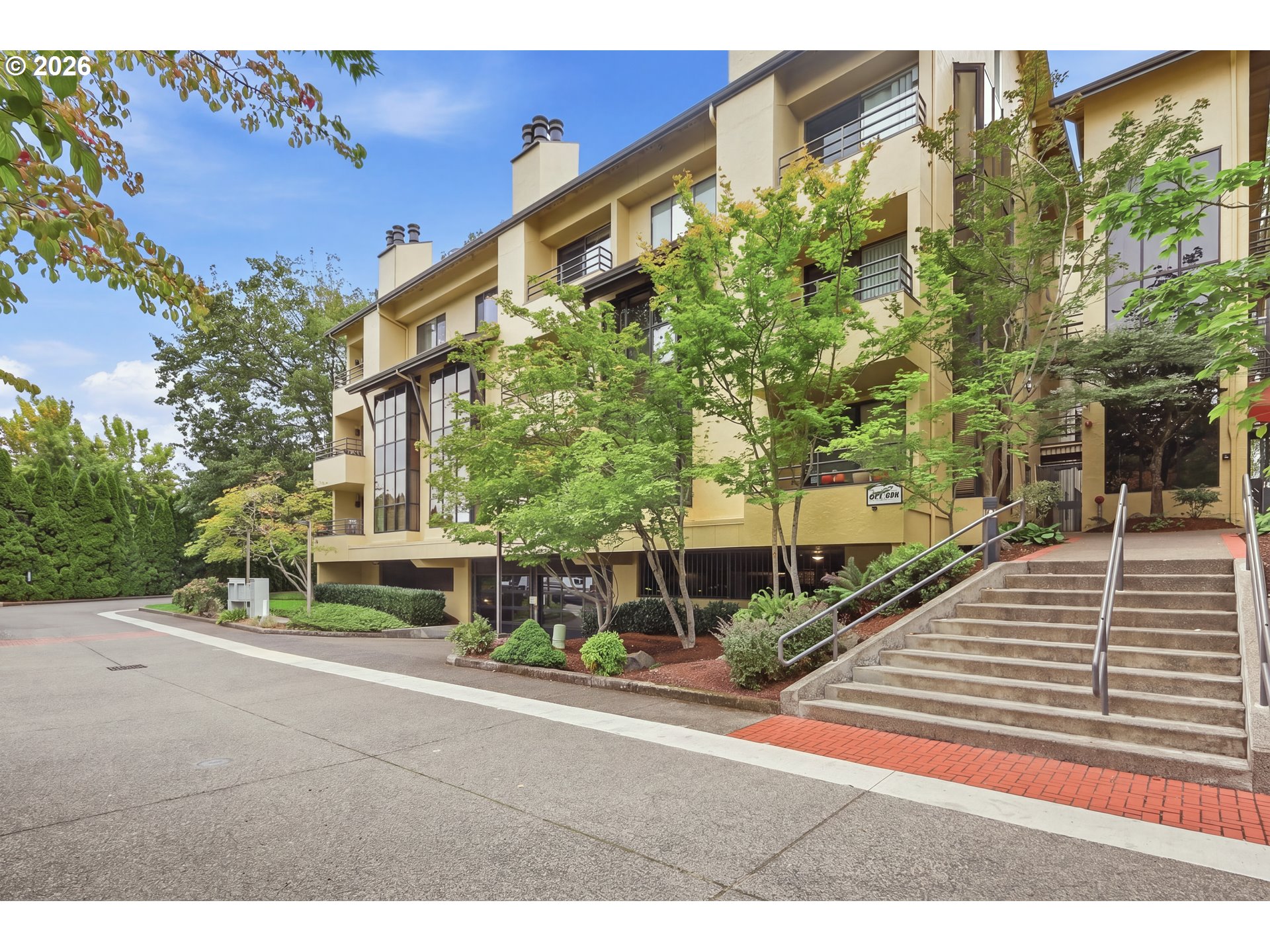 690 Wimbledon Ct, Eugene, OR 97401 — photo 2