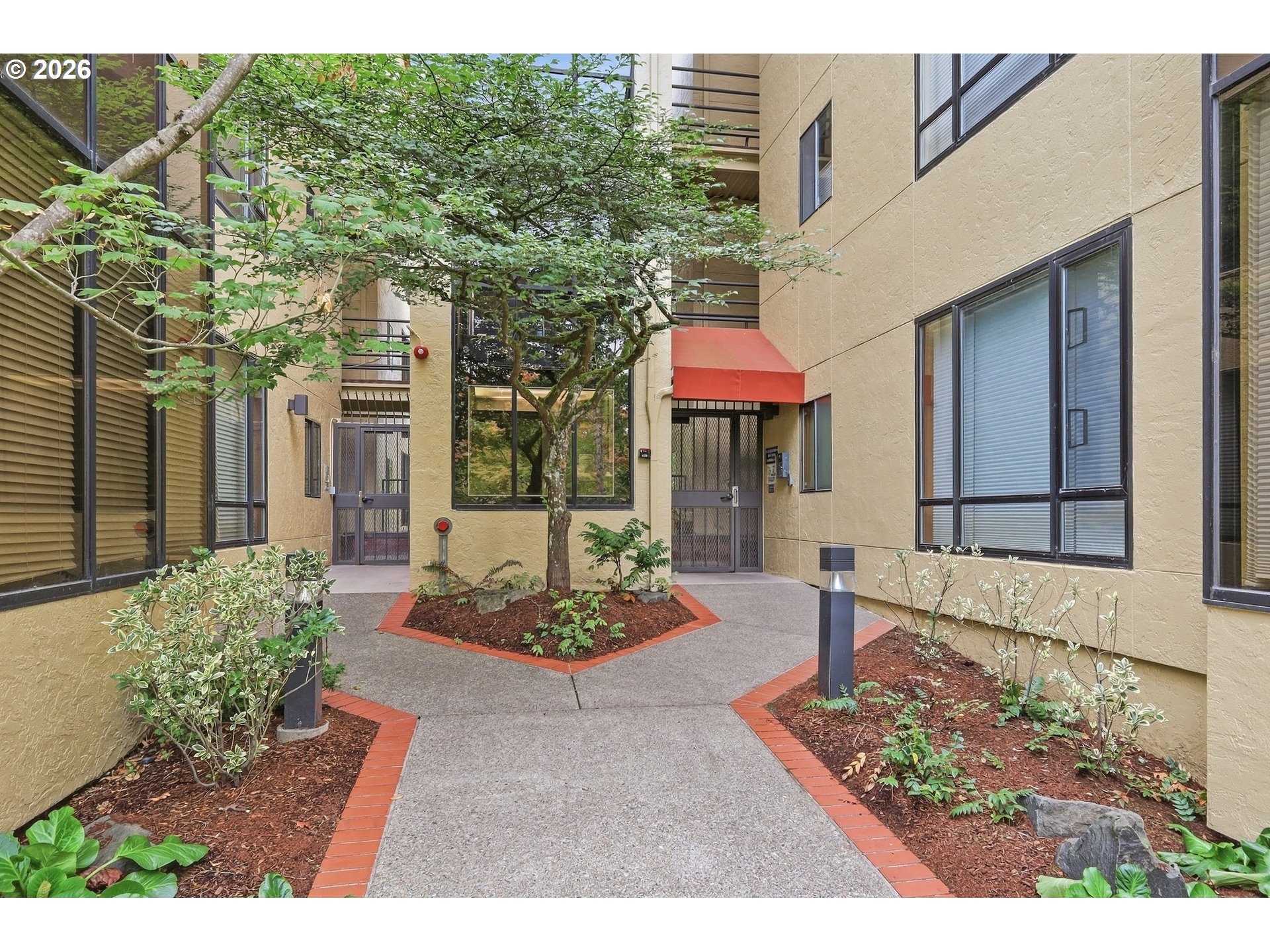 690 Wimbledon Ct, Eugene, OR 97401 — photo 3