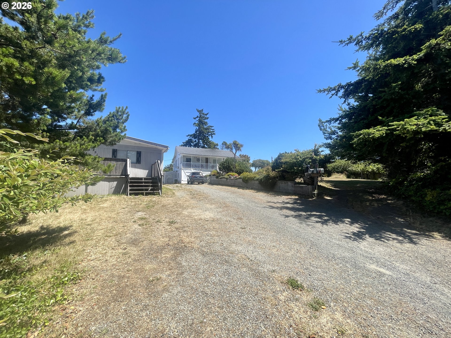 2519 Everett Ave — photo
