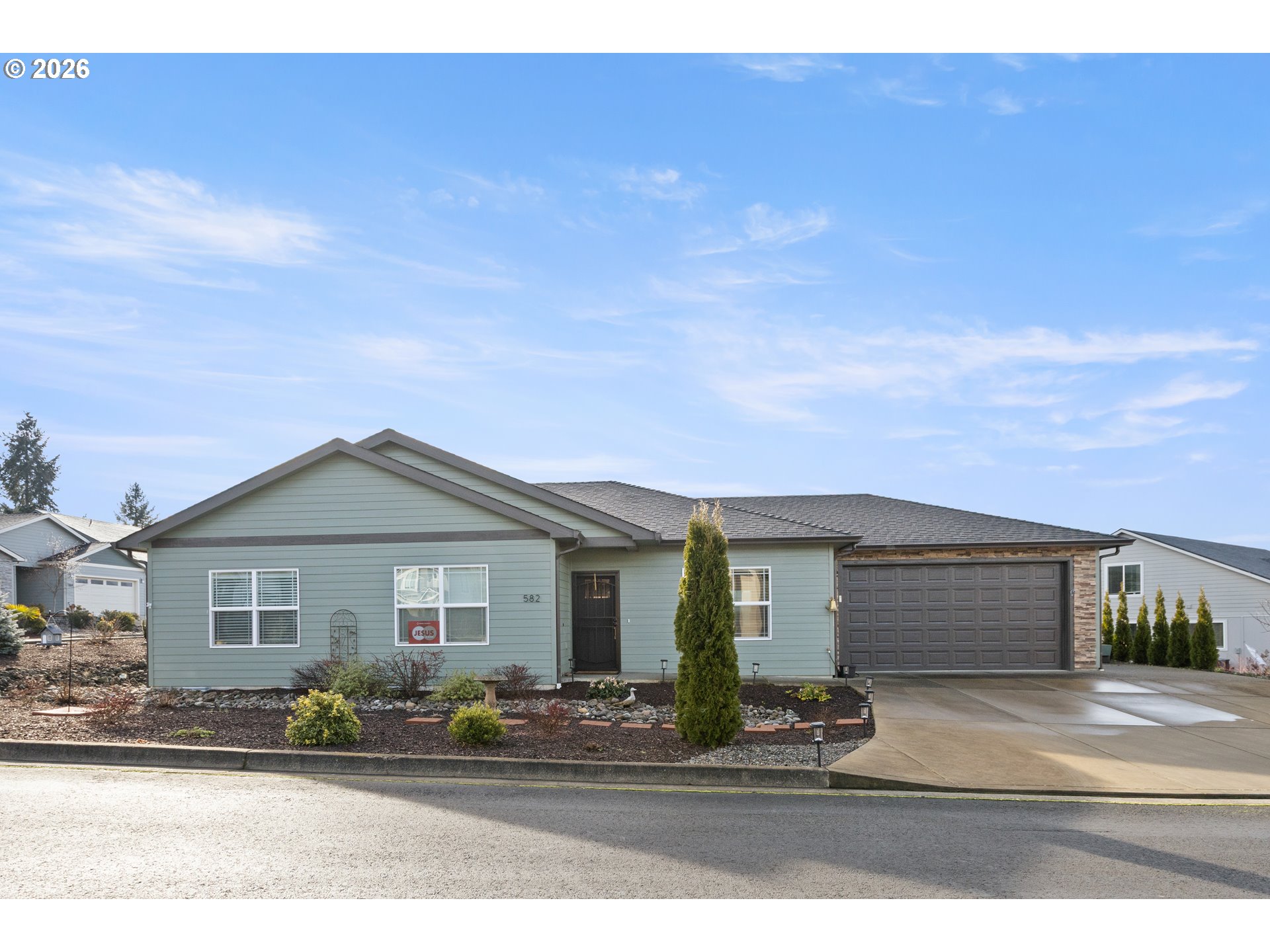 582 Fairway Estates Dr — photo