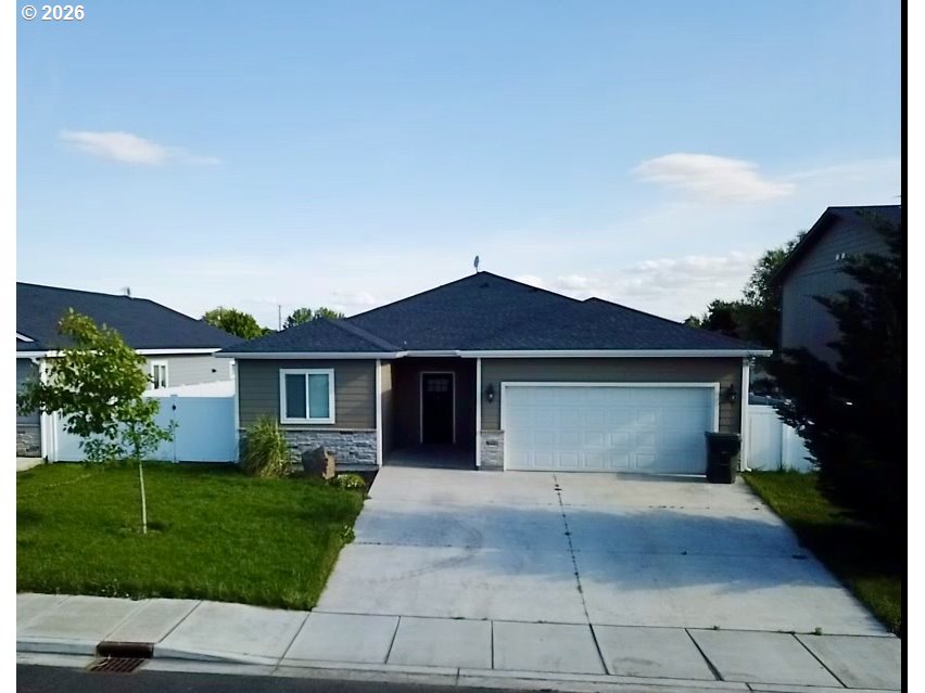 303 Riverwood Ct — photo