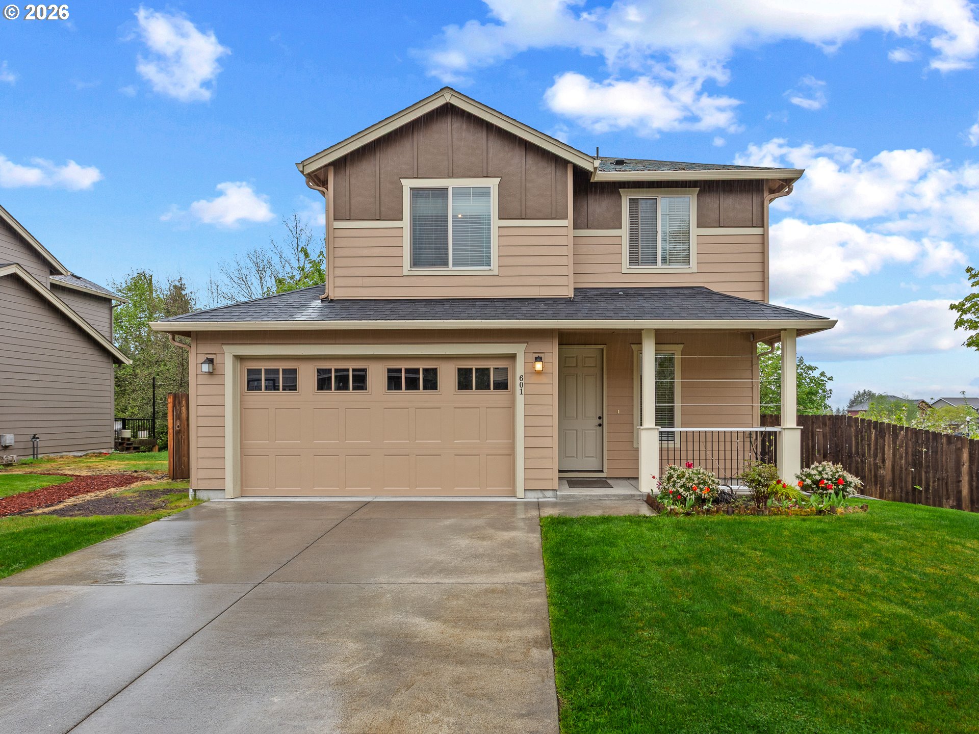 601 Stone View Way — photo