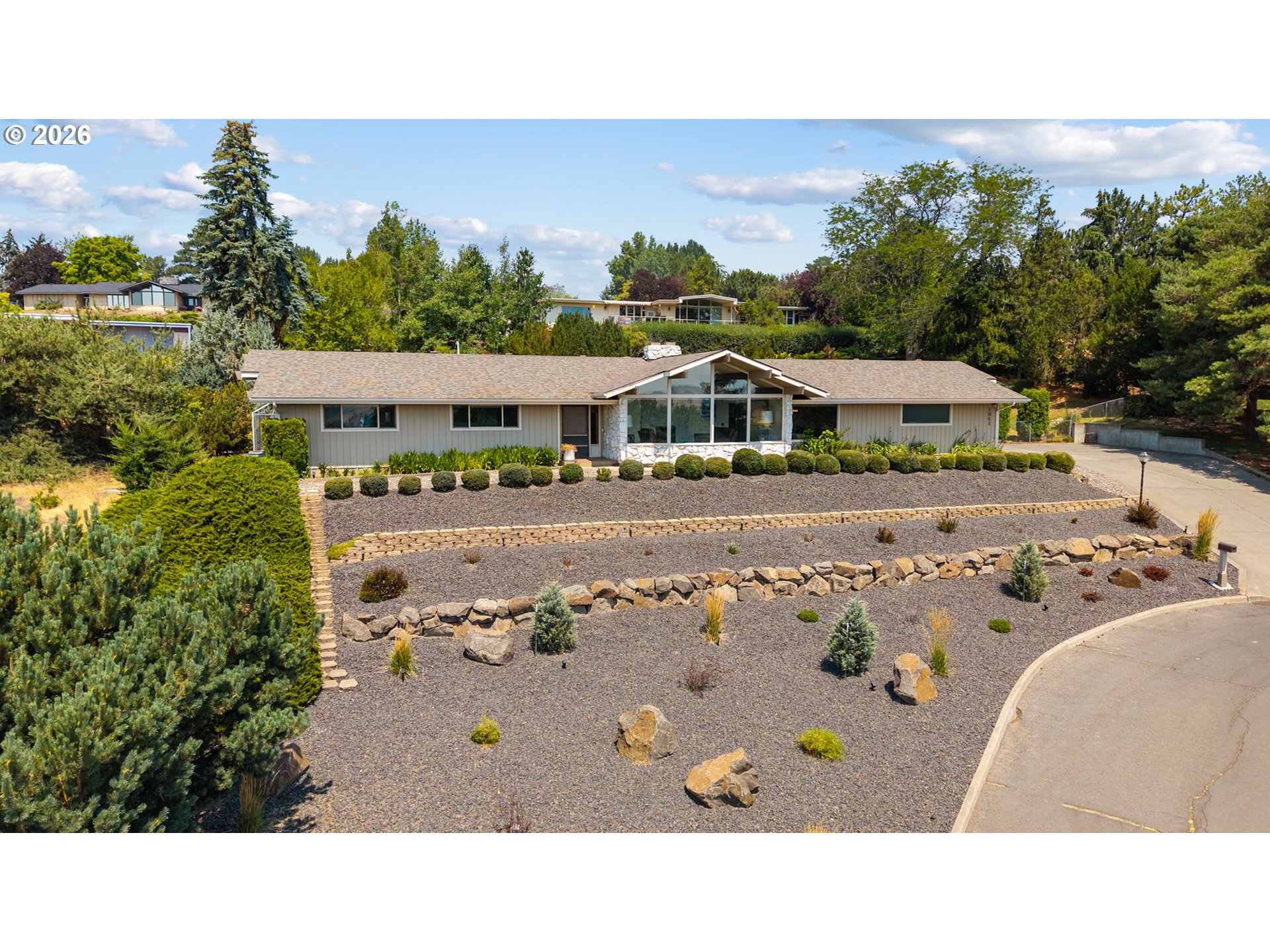 1041 NW 12th Dr, Pendleton, OR 97801 — photo 2
