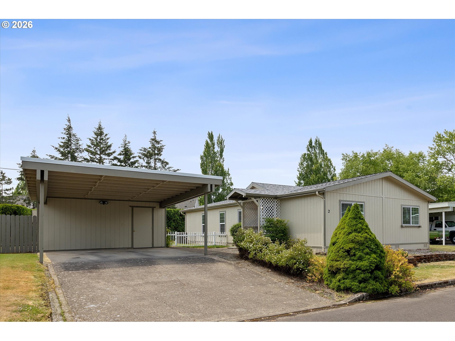 655 NE Burnett Rd #2 — photo