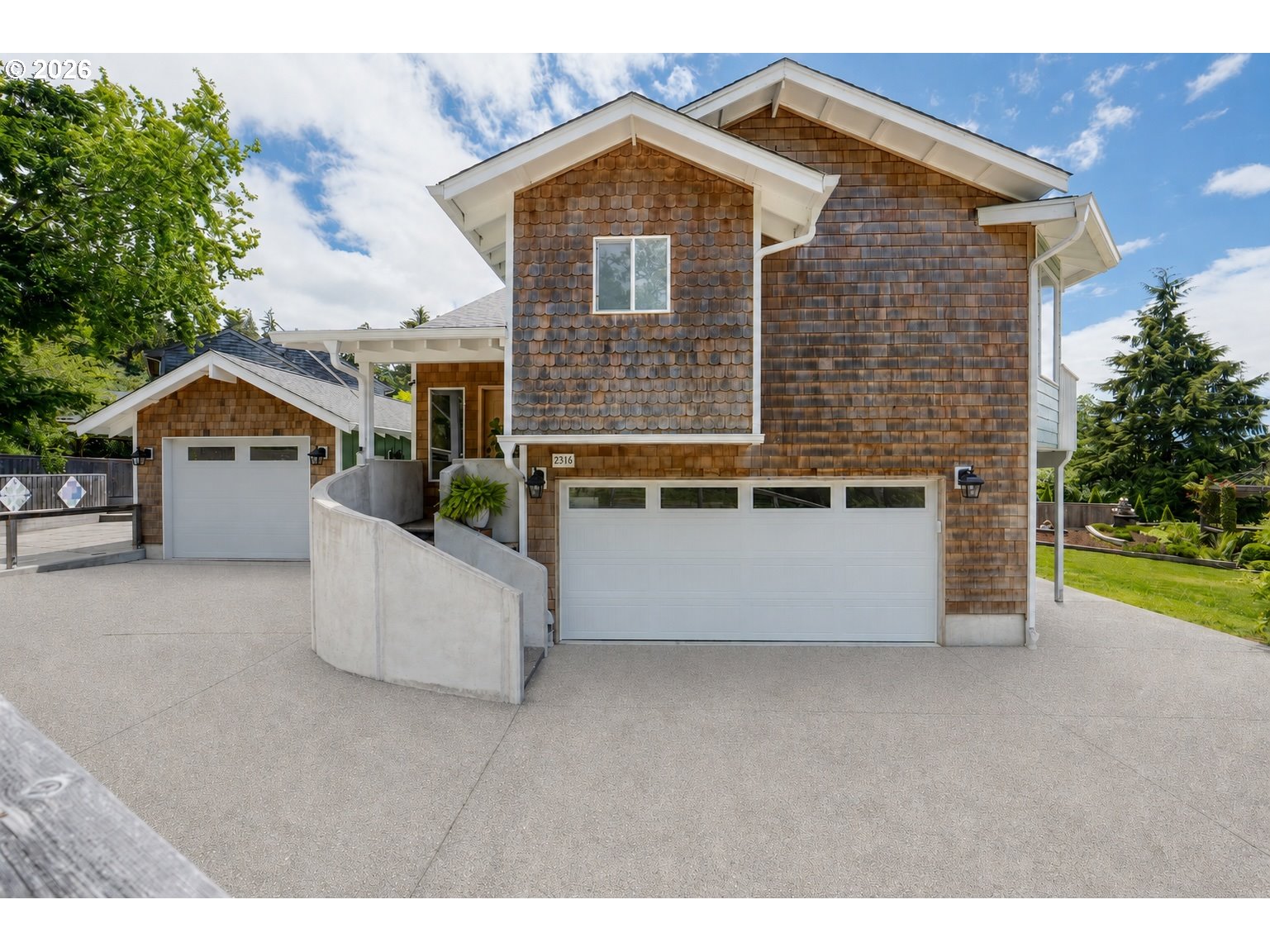 2316 Royal View Dr — photo