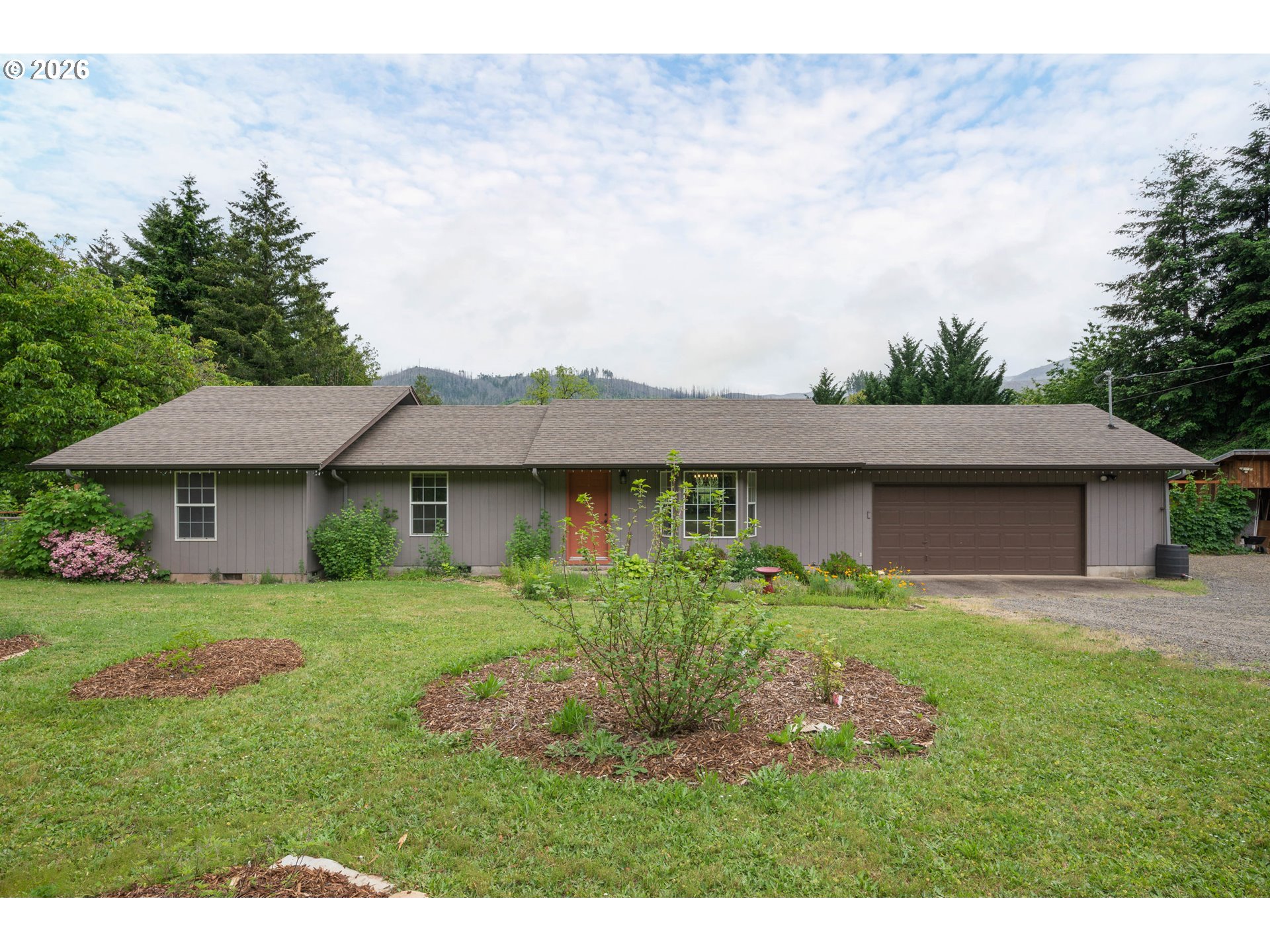 44518 McKenzie Hwy — photo