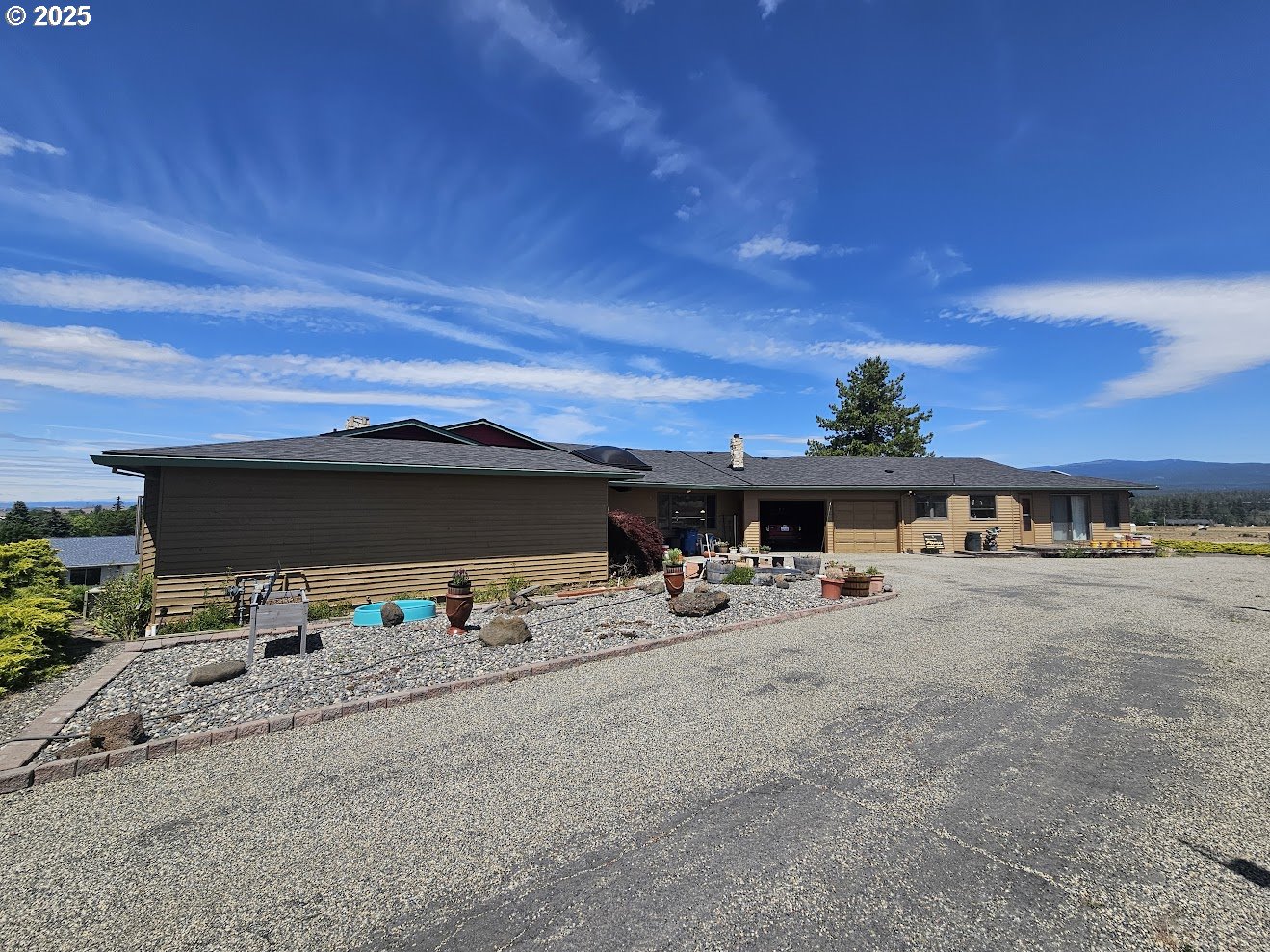 1014 Roe Dr — photo