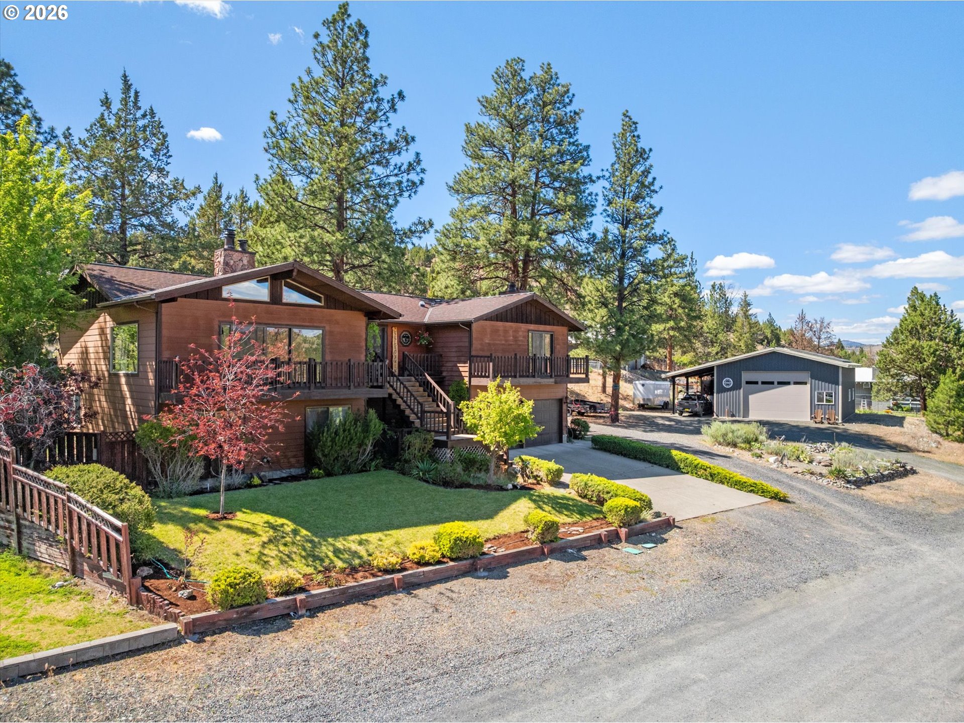 208 Adam Dr — photo