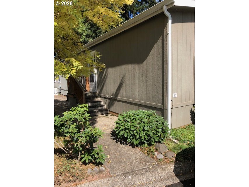 1475 Green Acres Rd 107 — photo