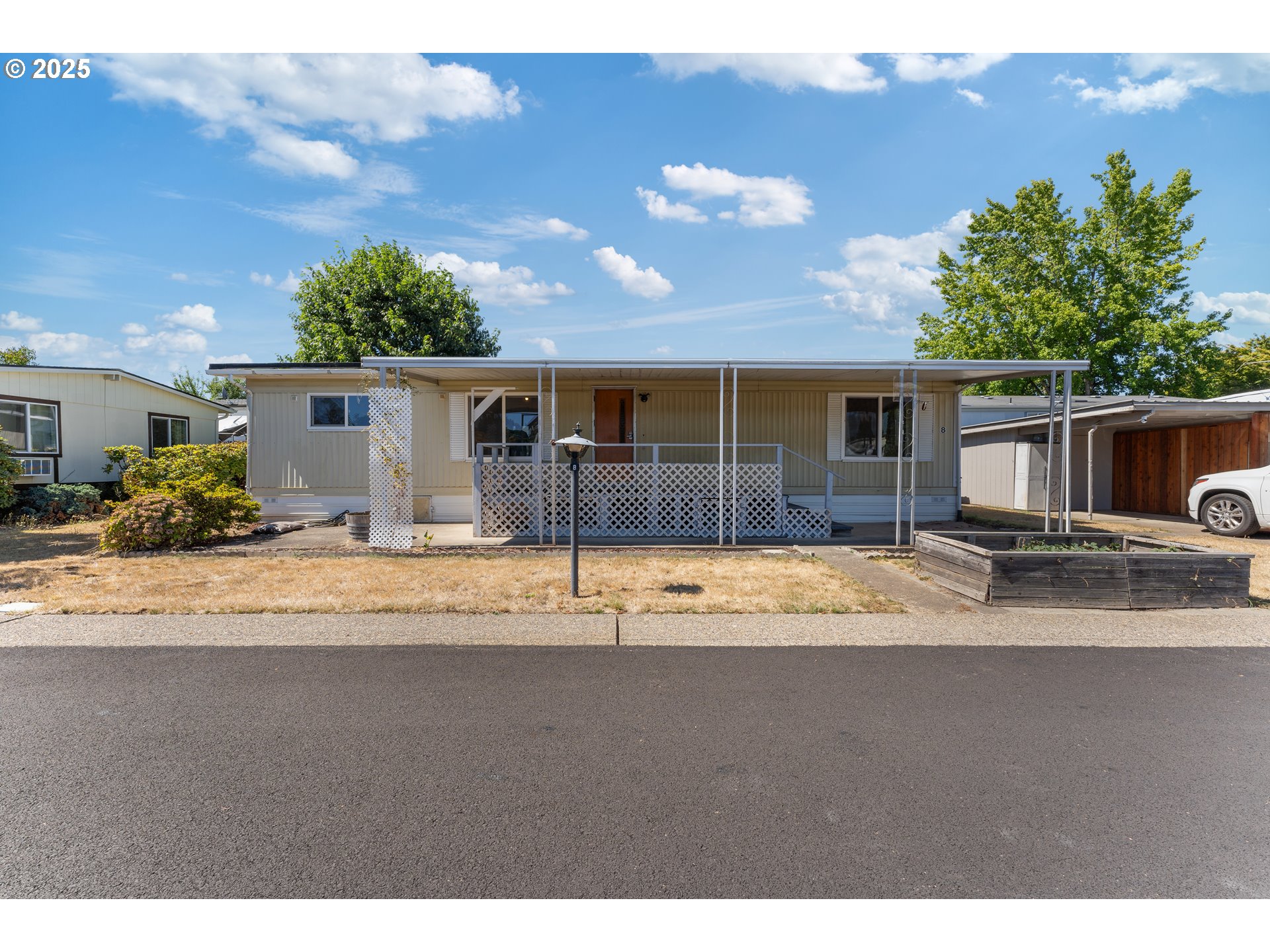 2681 SE River Rd 8 — photo