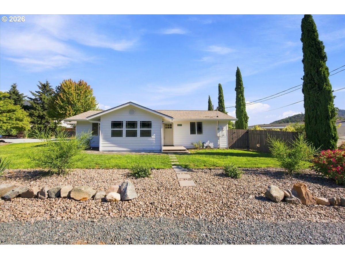 221 Briggs Dr — photo