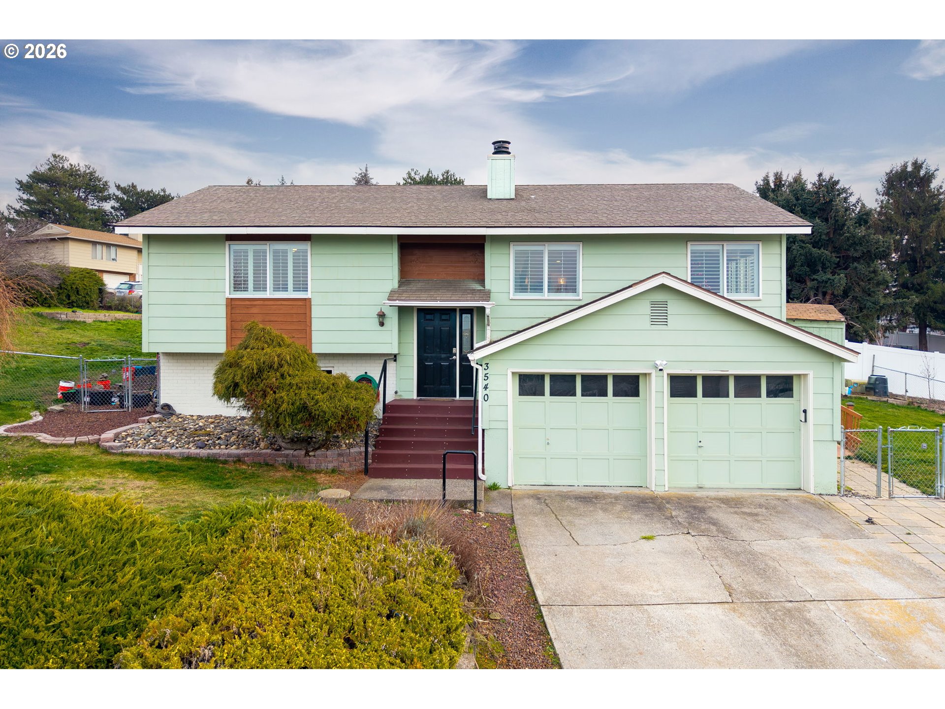 3540 Royal Crest Dr — photo