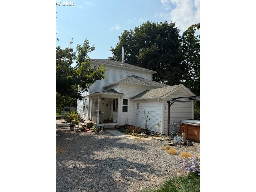141 E Bryan Ave — photo