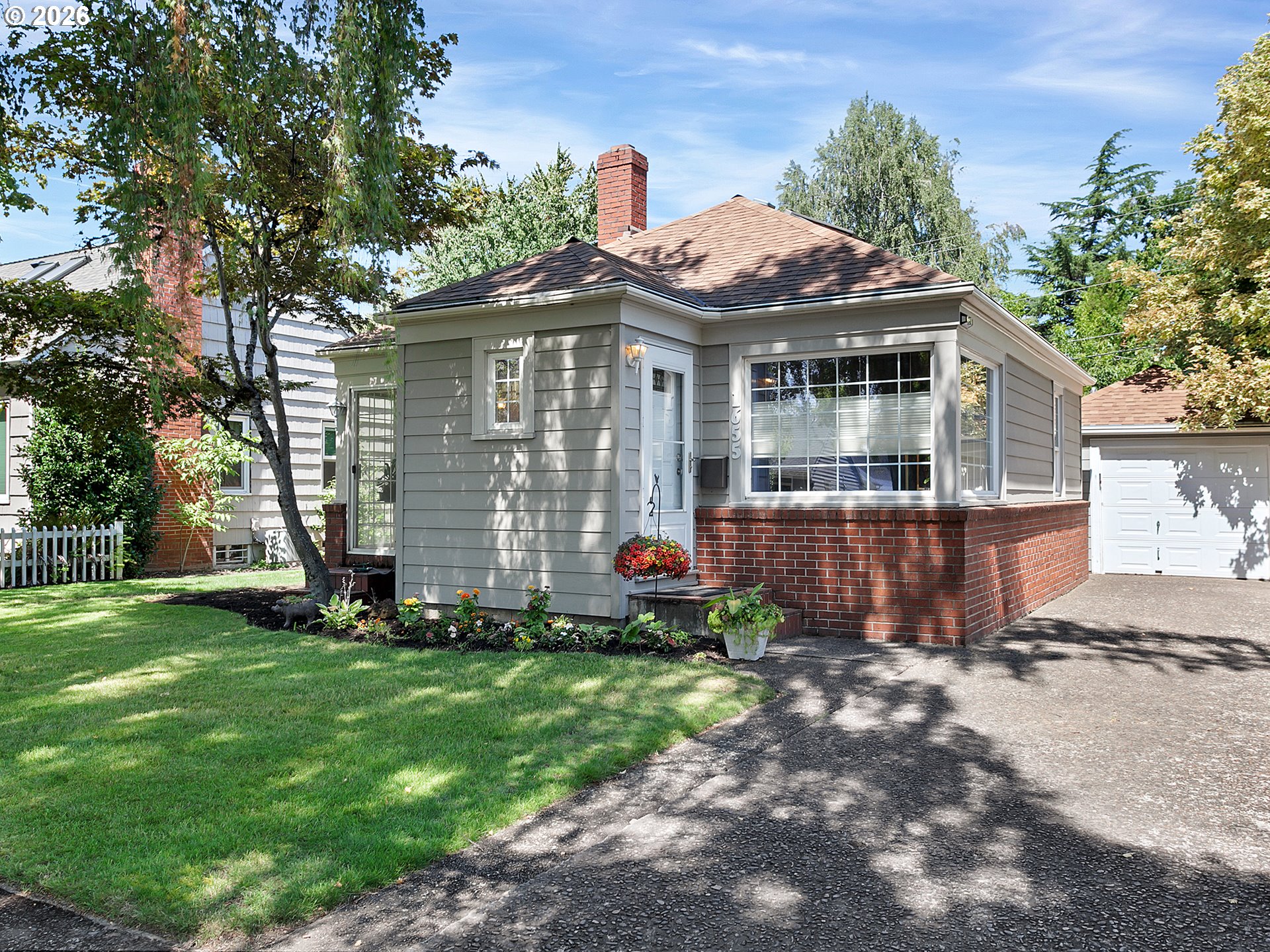 1655 Pearl St NE — photo