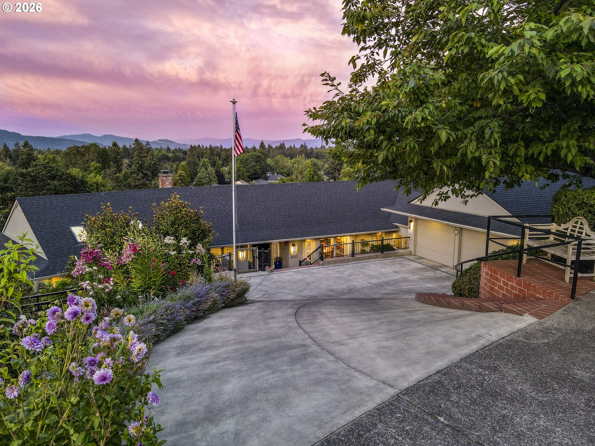 420 Spyglass Dr — photo